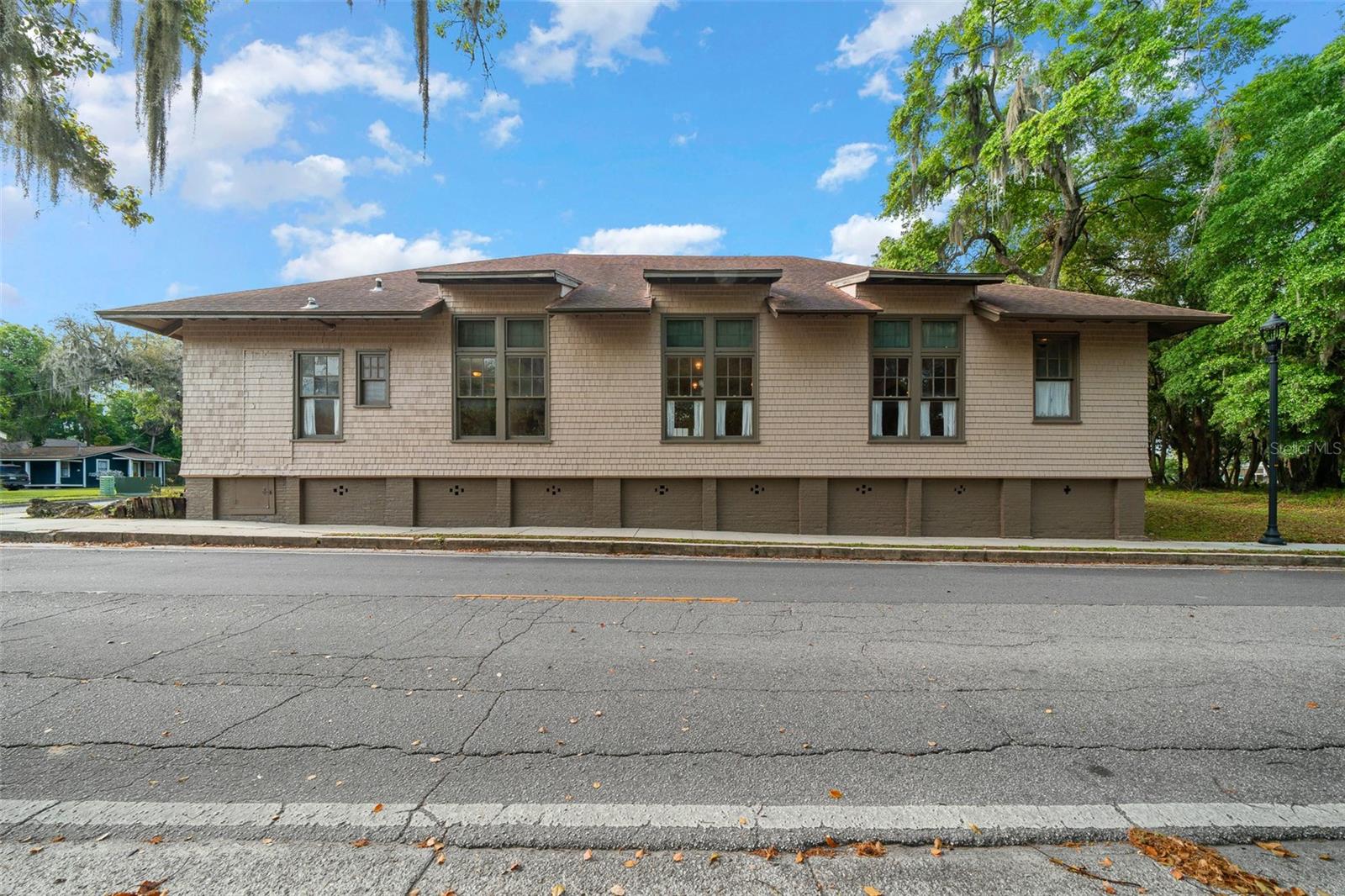 Image 39 of 89 For 118 Tuscawilla Avenue