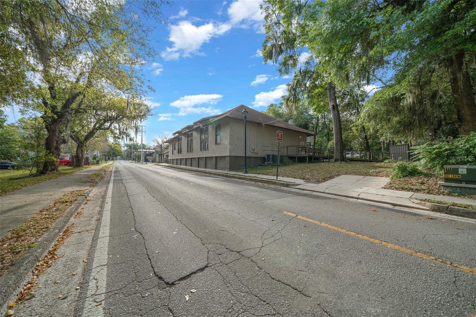 Image 44 of 89 For 118 Tuscawilla Avenue