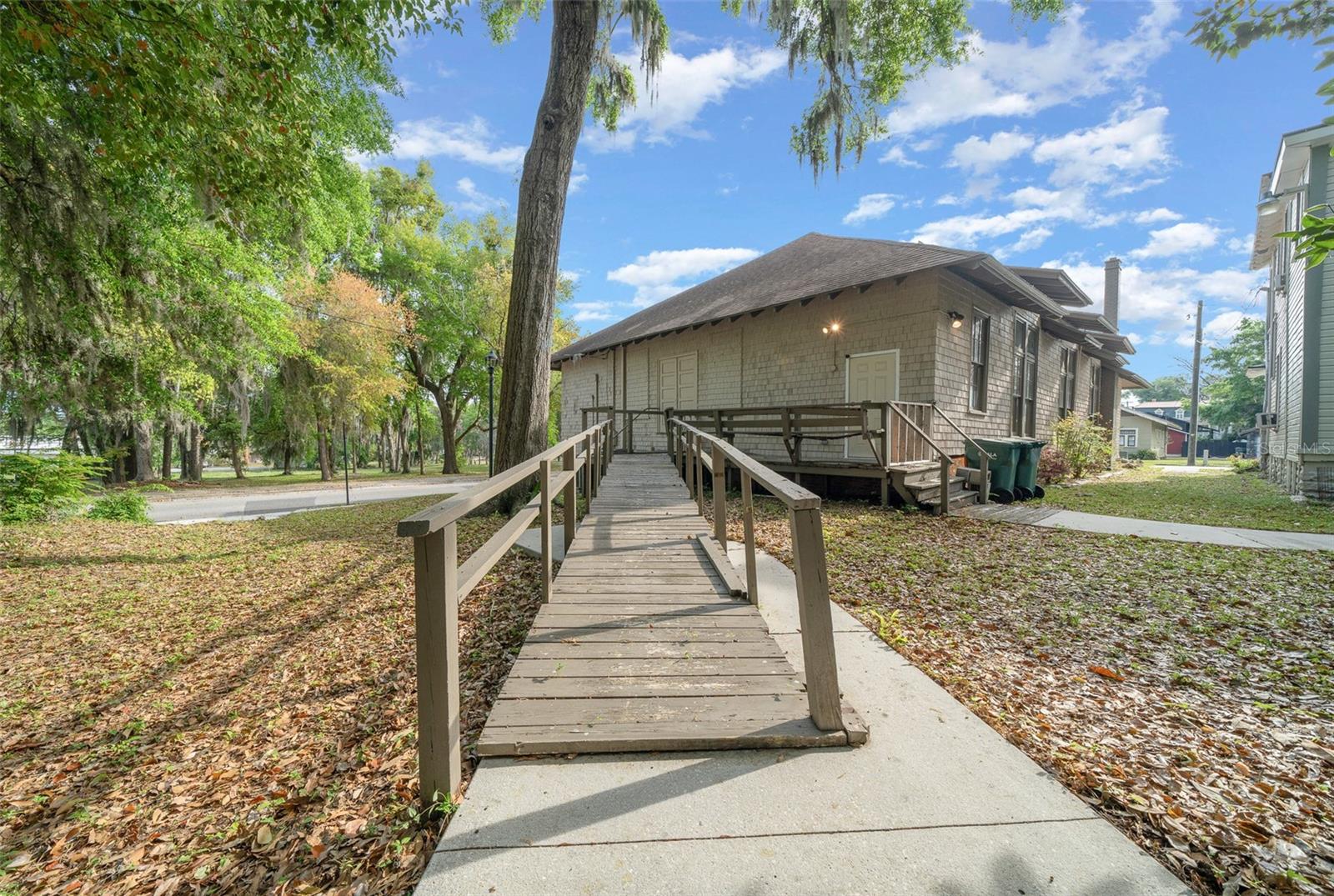 Image 49 of 89 For 118 Tuscawilla Avenue
