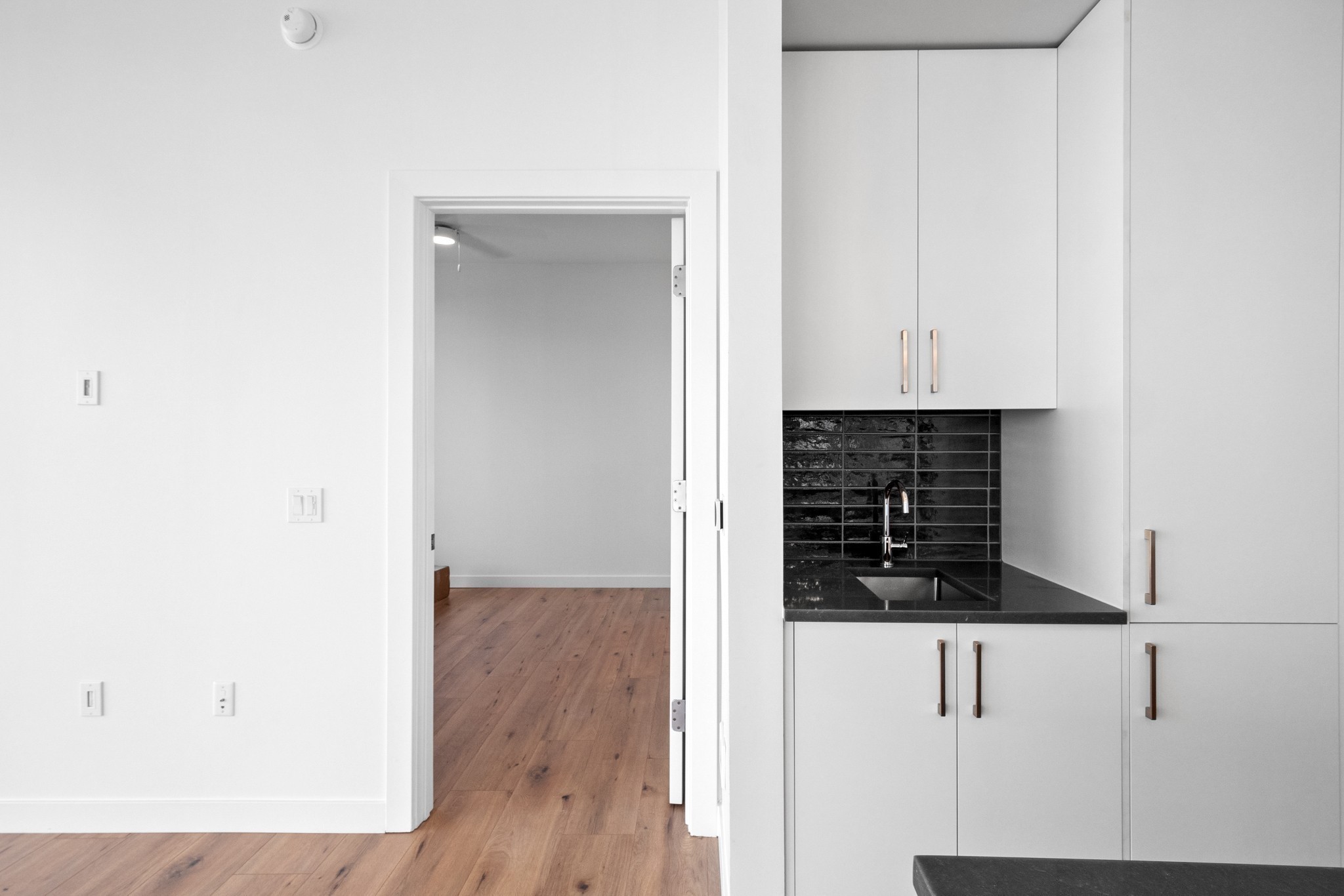 Image 11 of 22 For 1521 12th Avenue 800