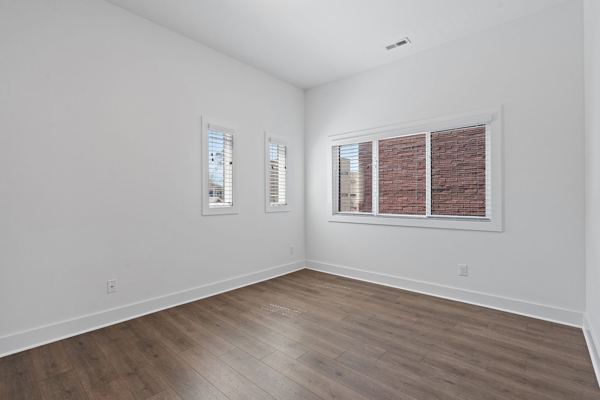 Image 18 of 20 For 7233 Hemlock Road