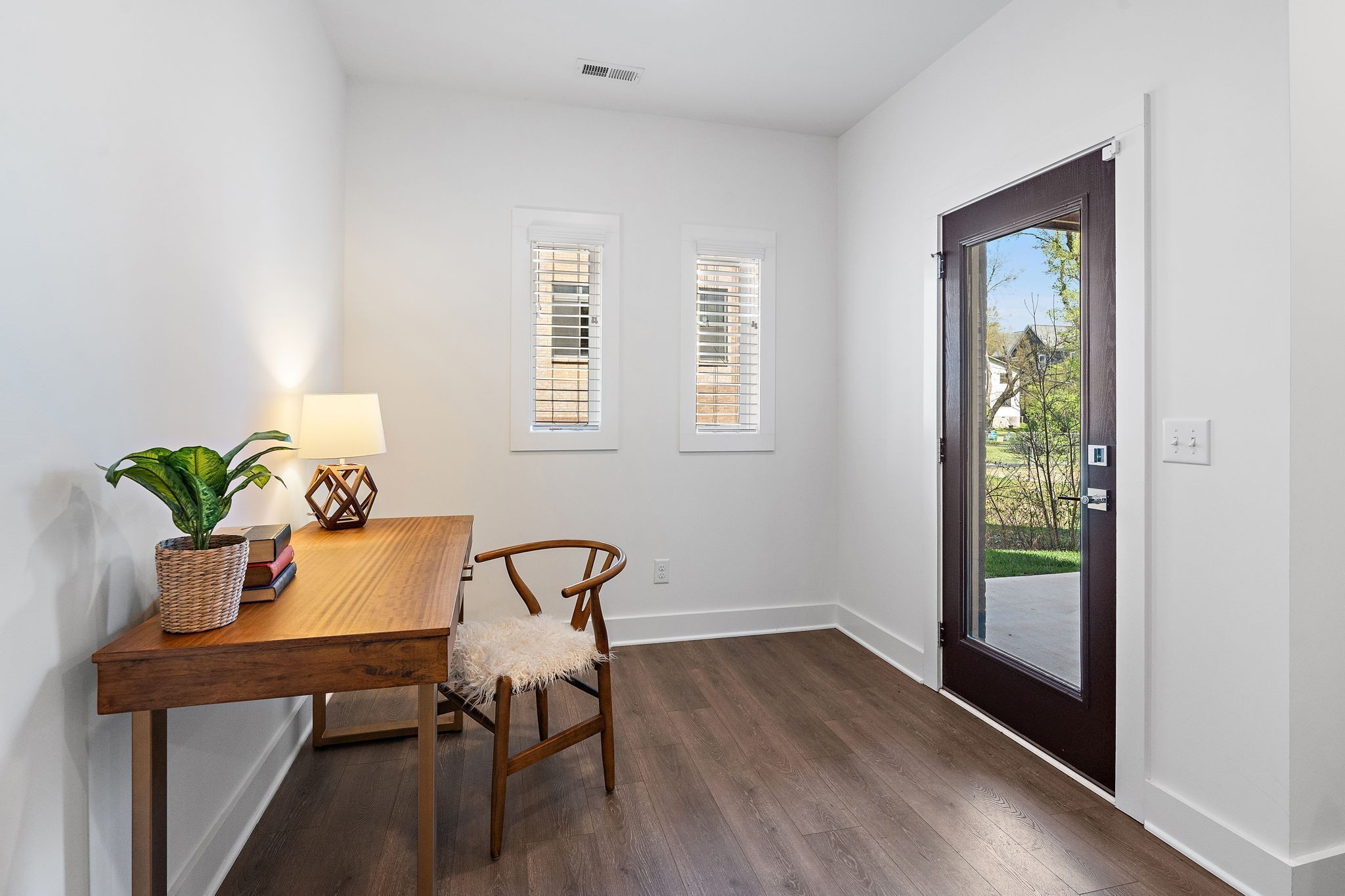 Image 4 of 20 For 7233 Hemlock Road