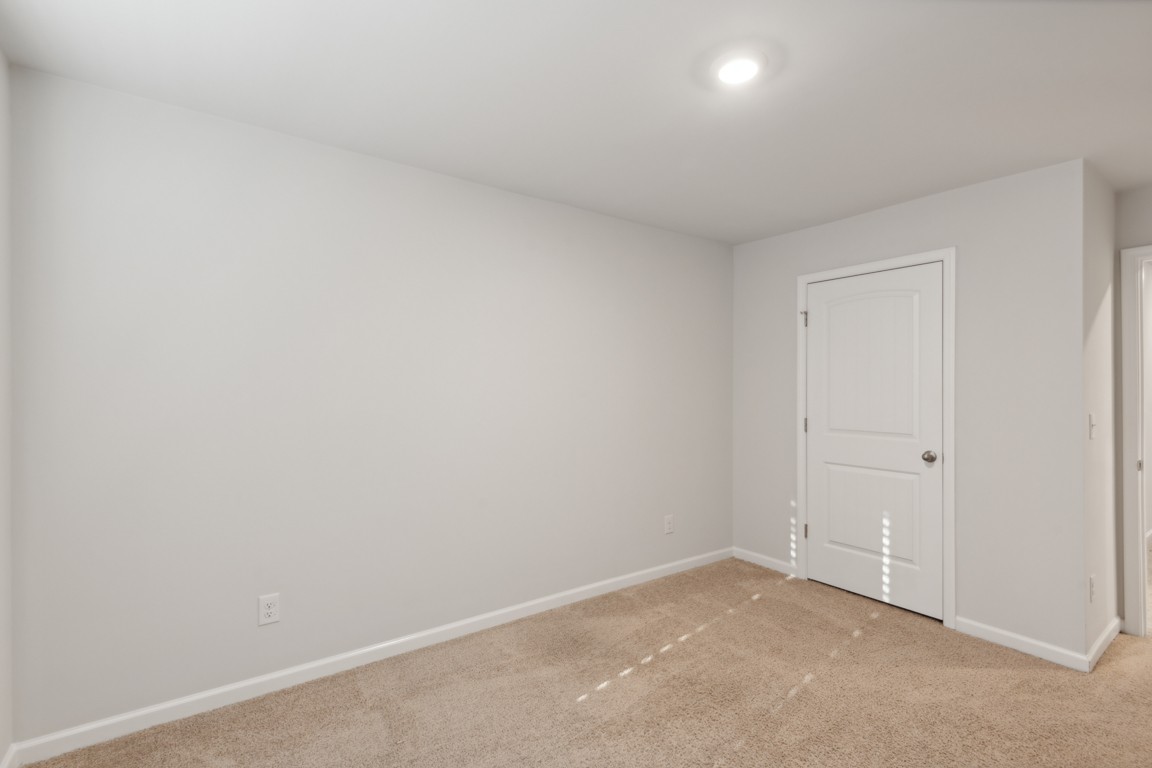Image 28 of 51 For 9171 118th Loop
