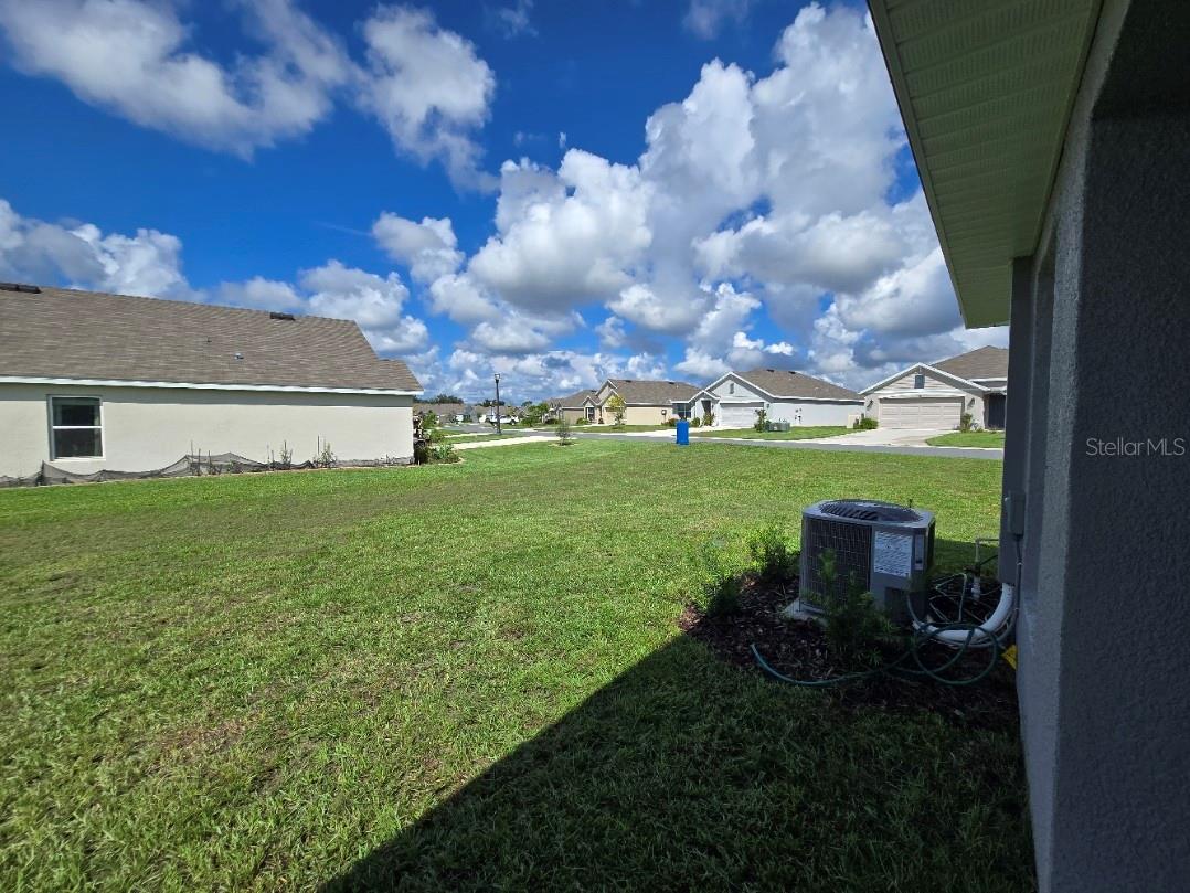 Listing photo id 31 for 422 Putting Green Court