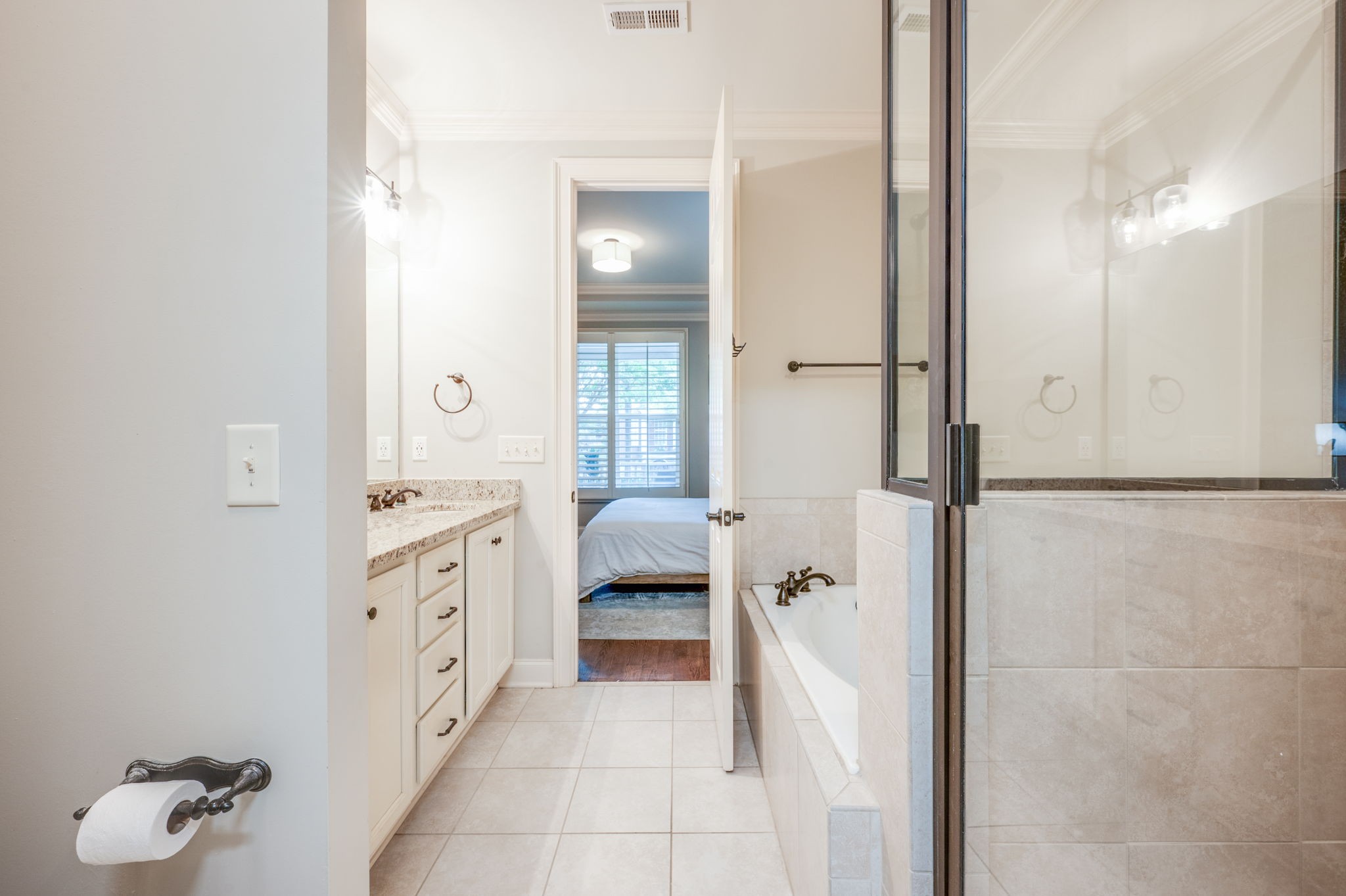 Image 19 of 24 For 5024 109th Street