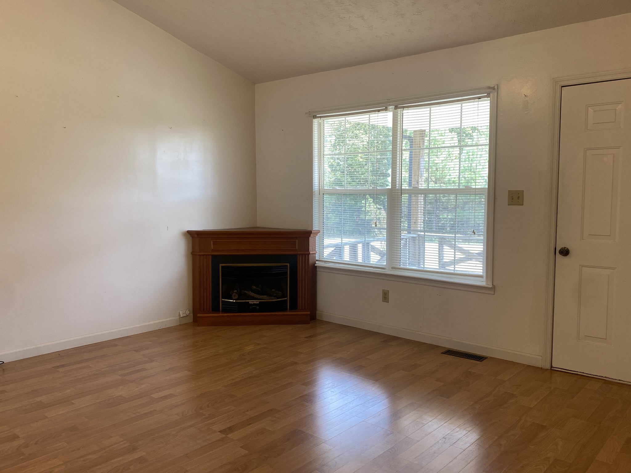 Image 3 of 10 For 3041 104th Avenue