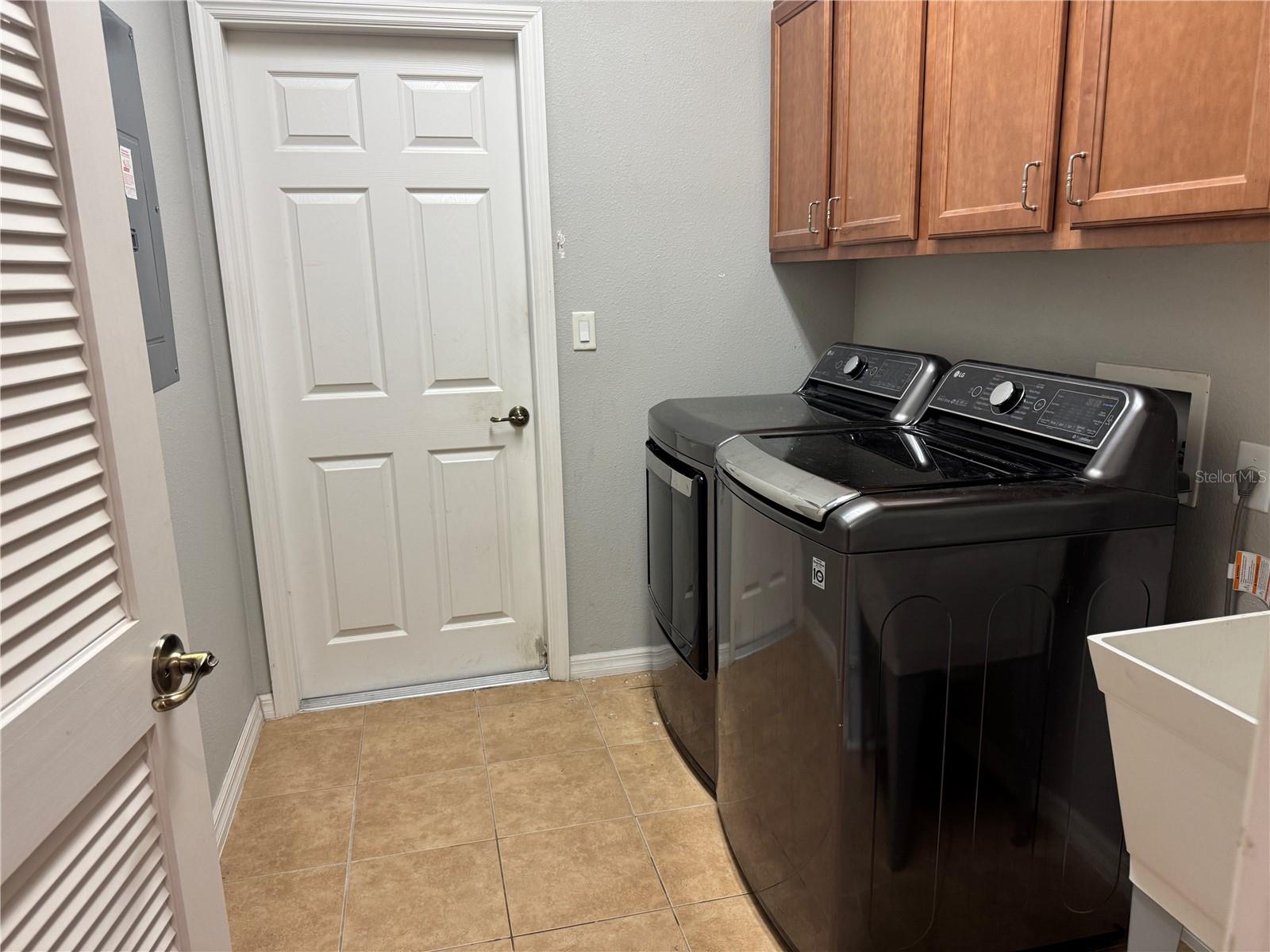 Image 6 of 38 For 8814 83rd Court Road