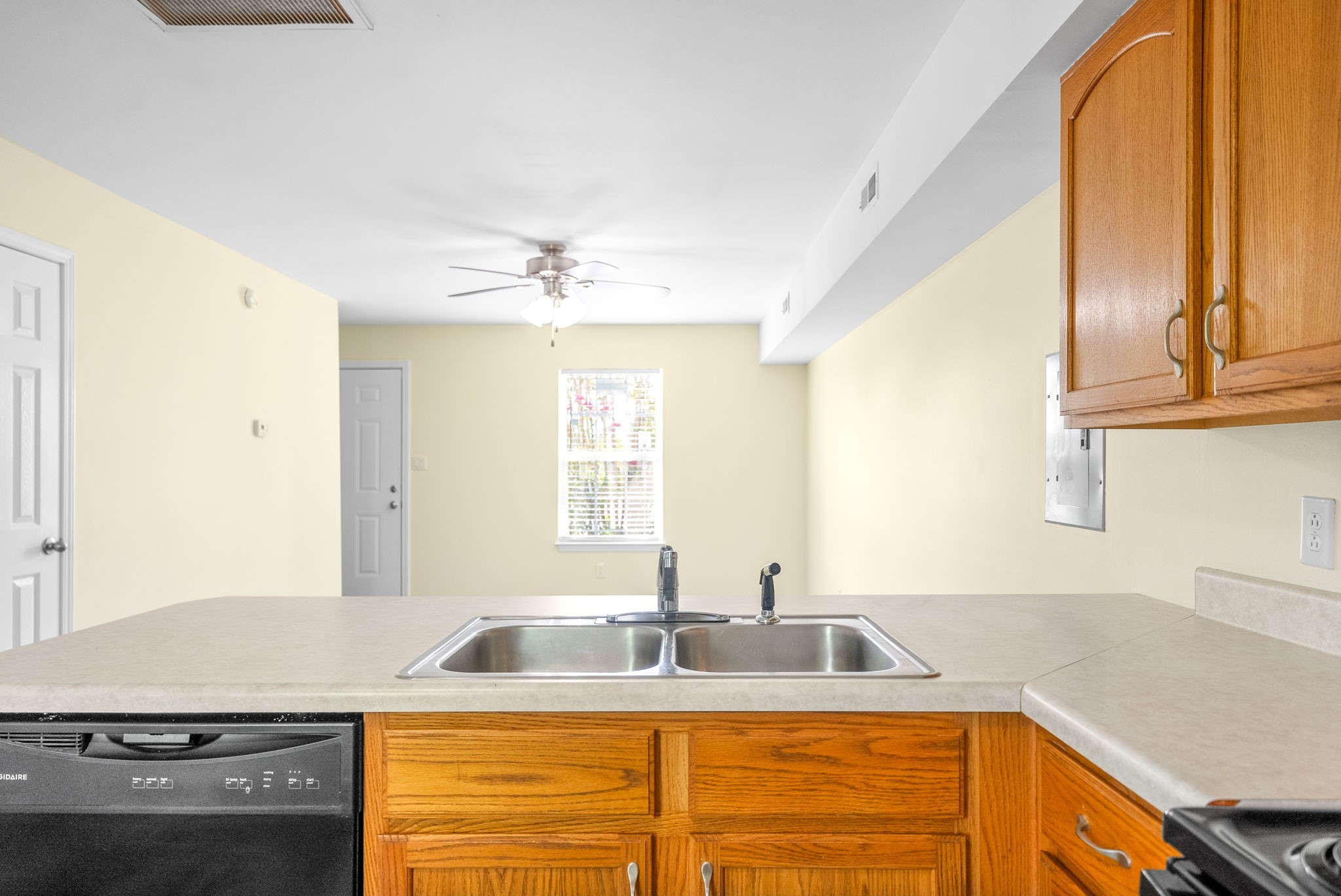 Image 11 of 45 For 8412 93rd Circle