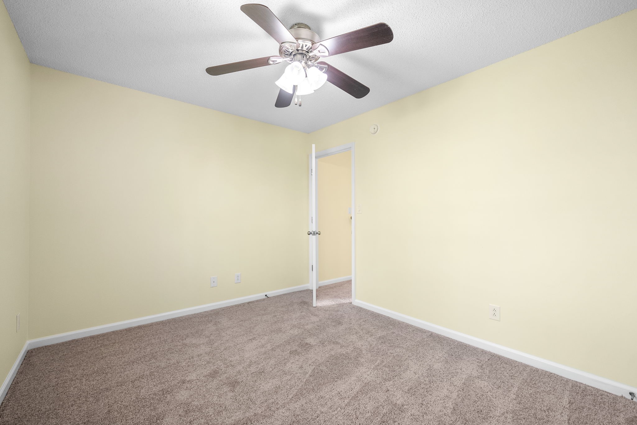 Image 17 of 45 For 8412 93rd Circle