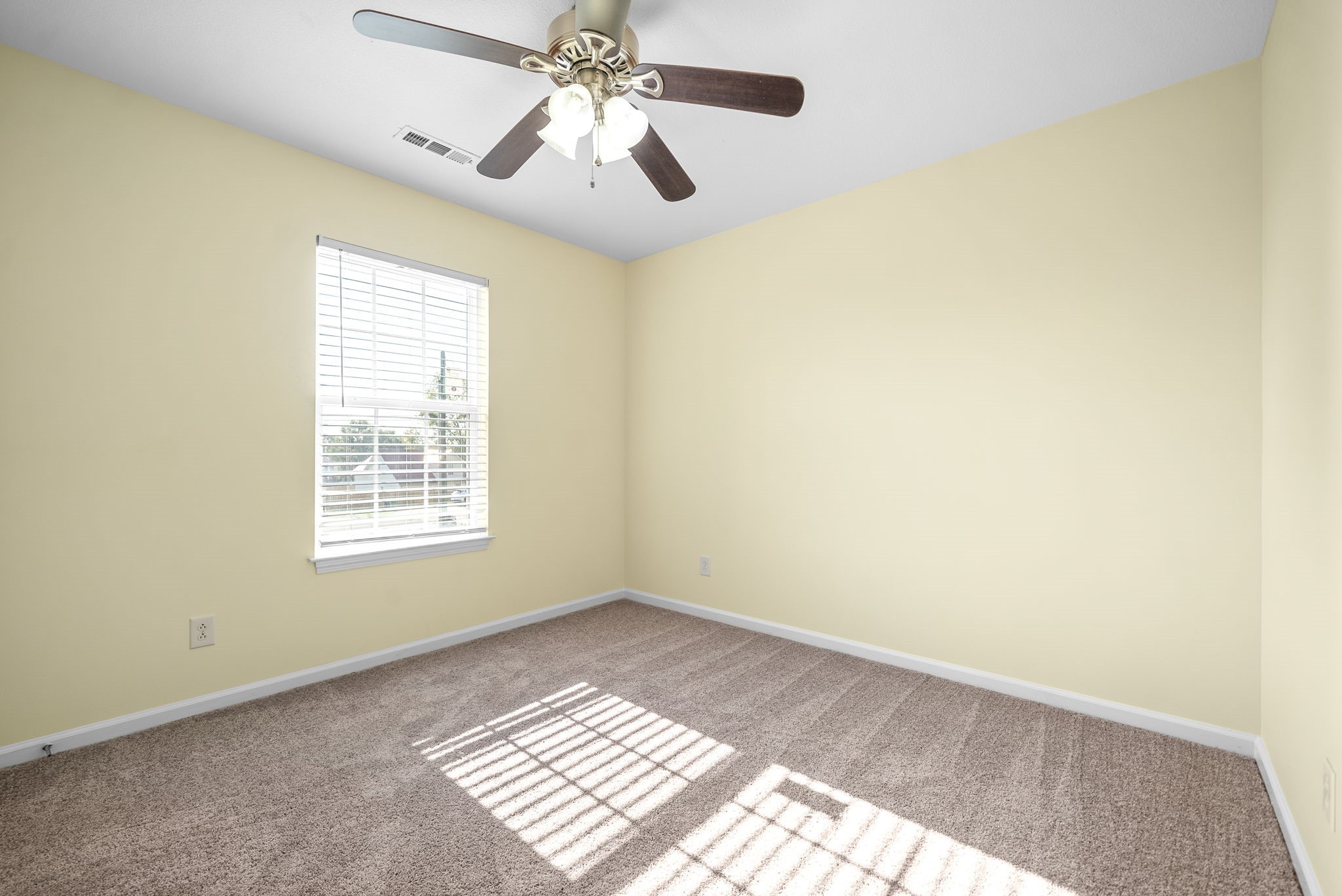 Image 19 of 45 For 8412 93rd Circle