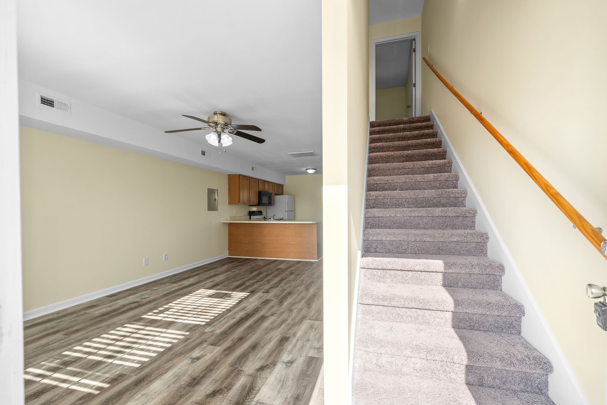 Image 4 of 45 For 8412 93rd Circle