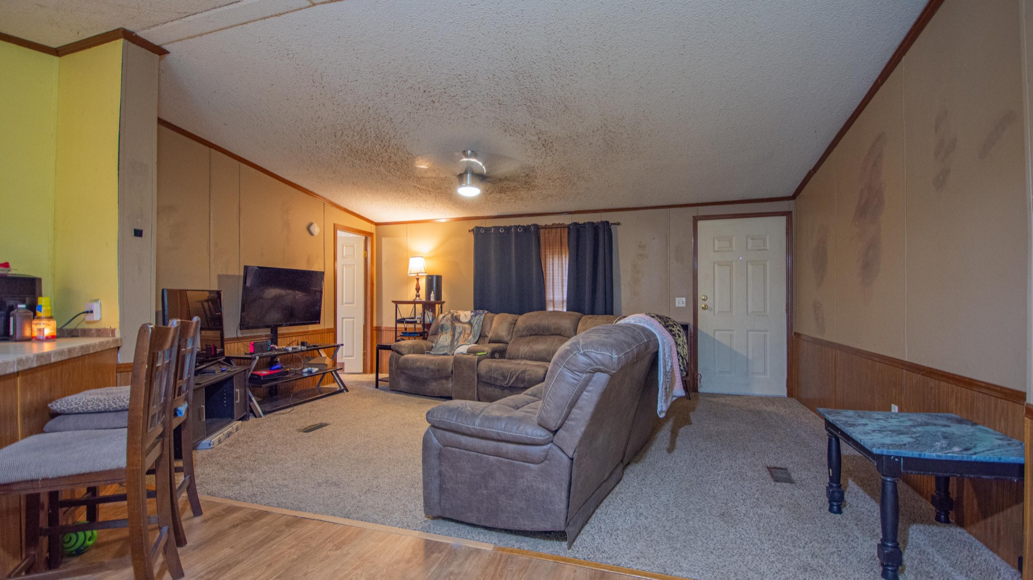 Image 12 of 52 For 9035 101st Lane