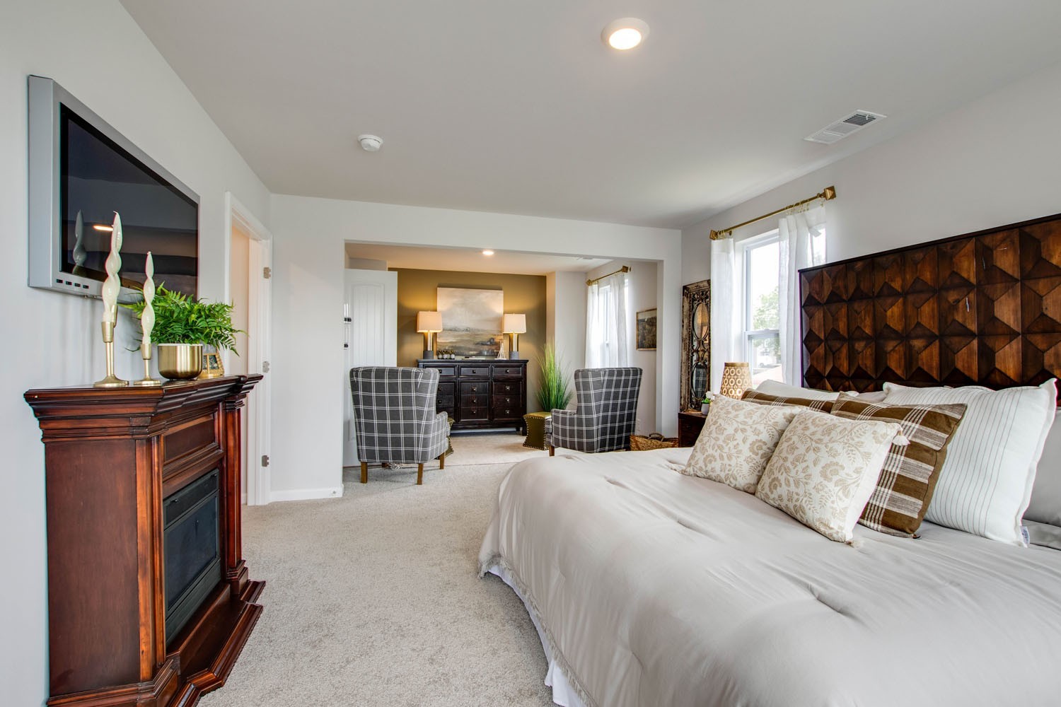 Listing photo id 6 for 10060 Carver Drive