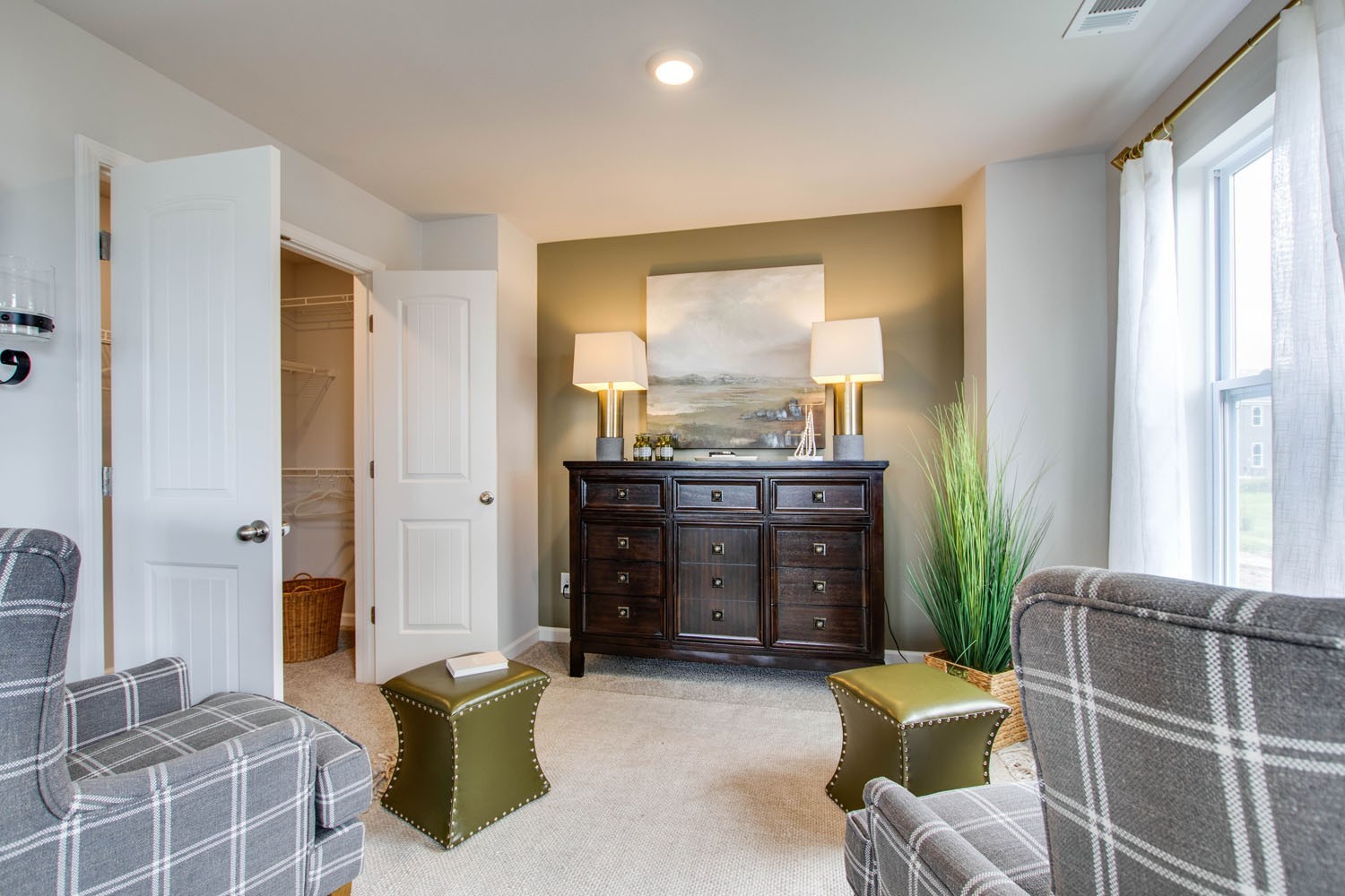 Listing photo id 7 for 10060 Carver Drive