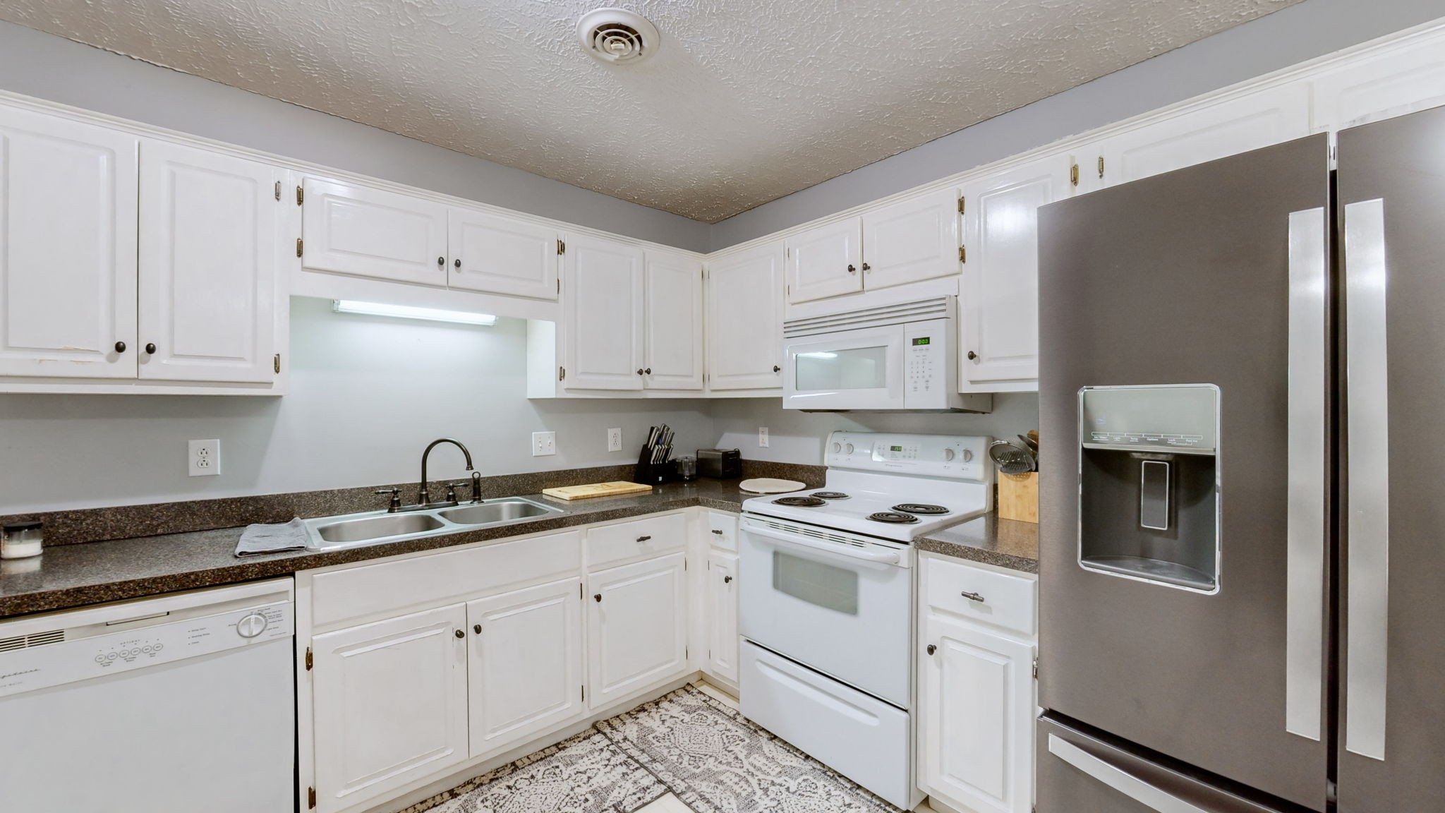 Image 11 of 54 For 7460 Maltese Drive