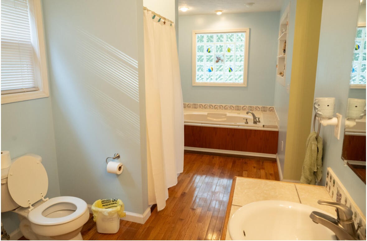 Image 11 of 37 For 4605 40th Avenue