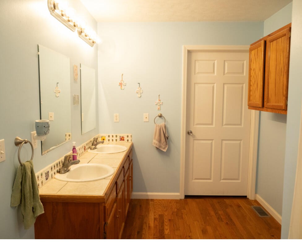 Image 12 of 37 For 4605 40th Avenue