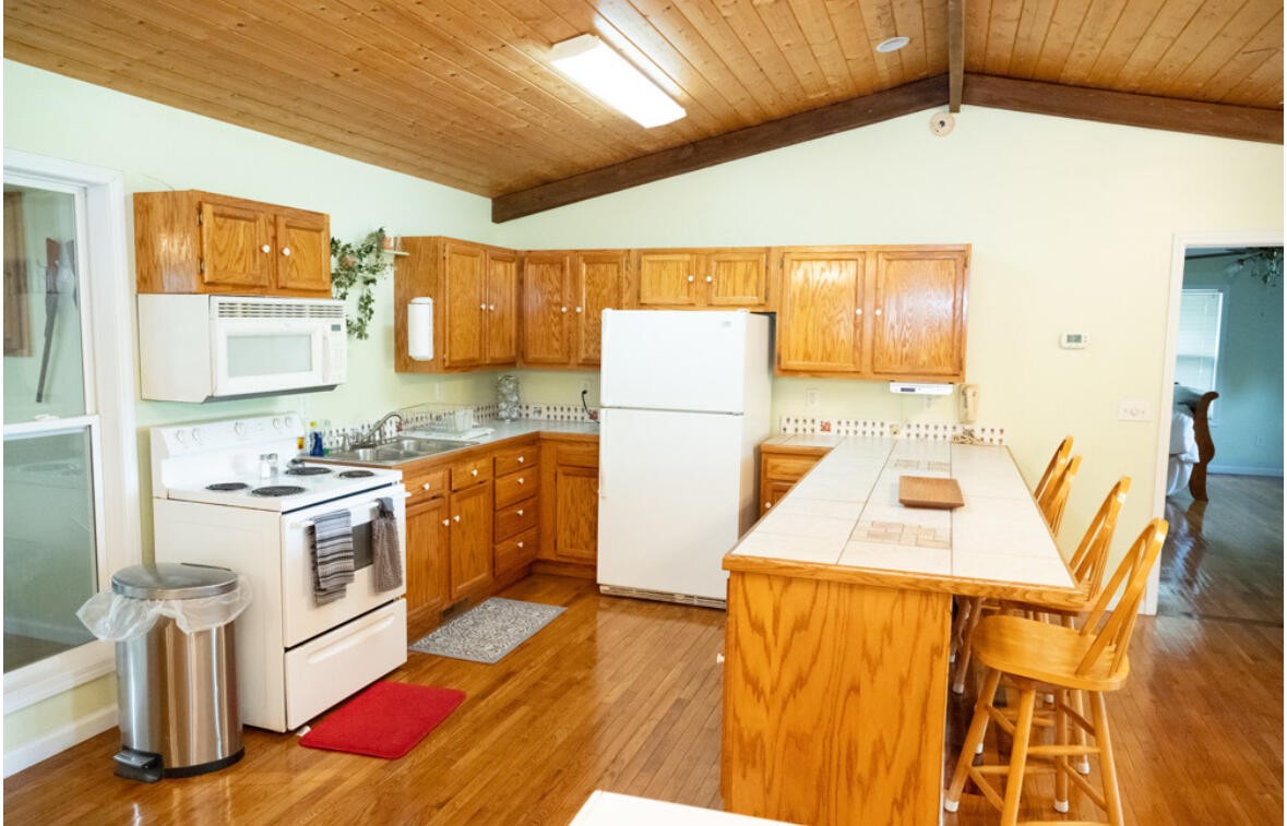 Image 7 of 37 For 4605 40th Avenue