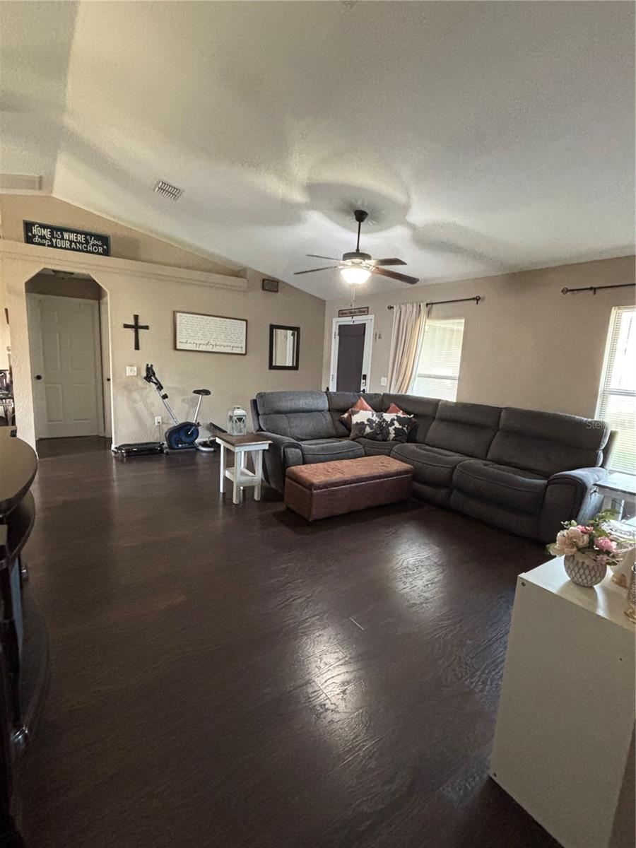 Image 11 of 25 For 648 Marguerita Drive