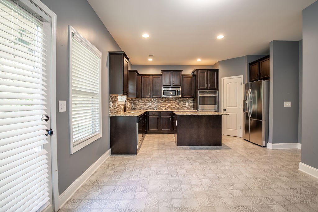 Image 20 of 67 For 9566 90th Street