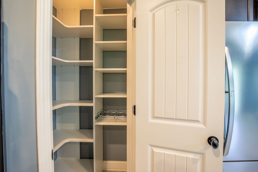 Image 27 of 67 For 9566 90th Street