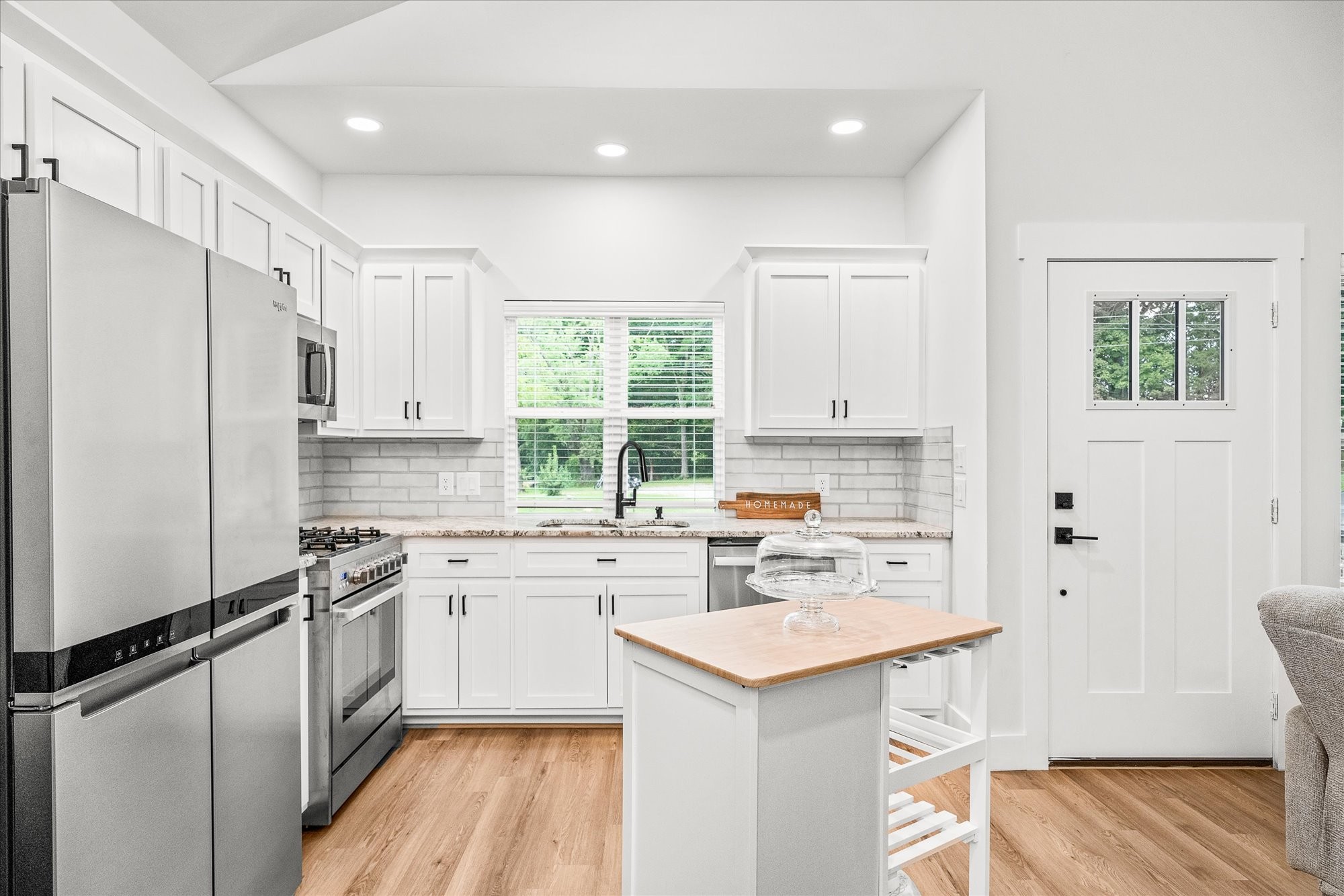 Image 4 of 11 For 1858 Lake Weir Avenue