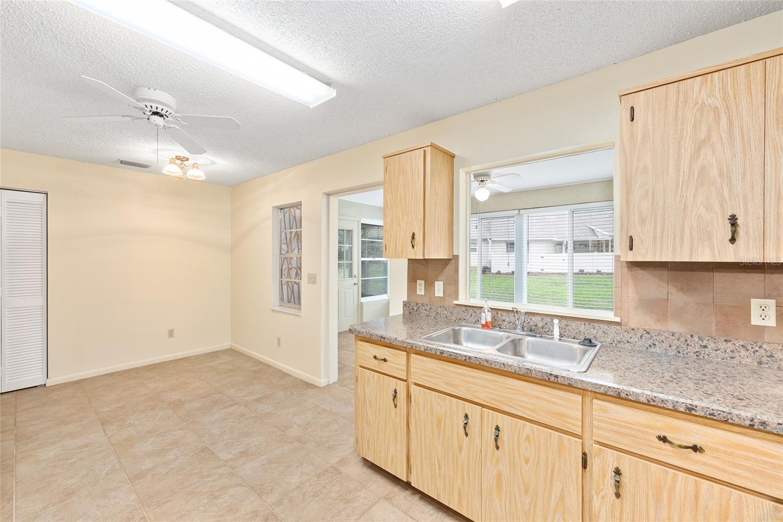 Image 21 of 42 For 9121 83rd Court C