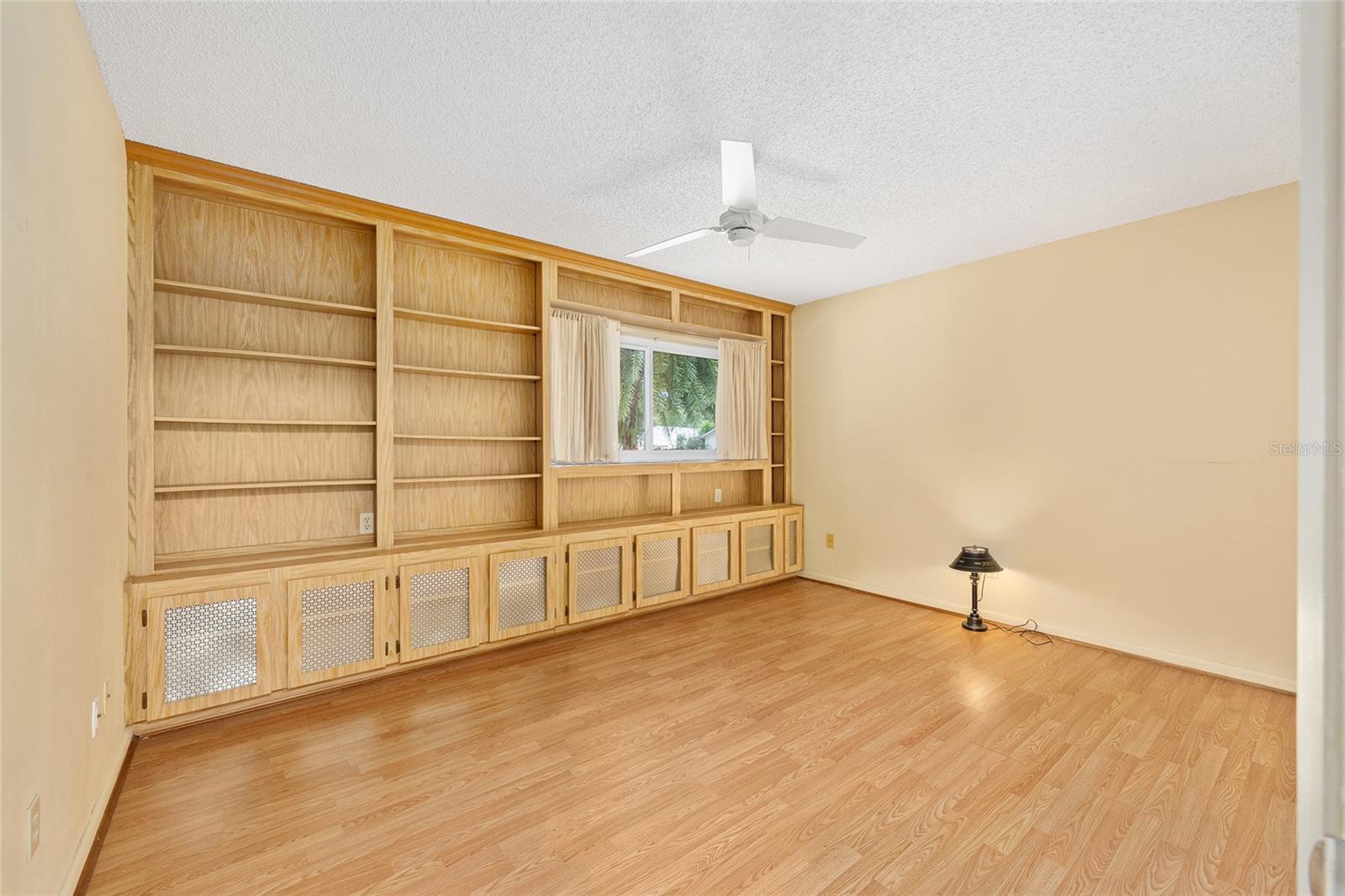 Image 27 of 42 For 9121 83rd Court C