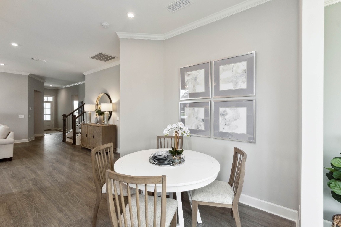 Listing photo id 9 for 6225 Riverbend Road