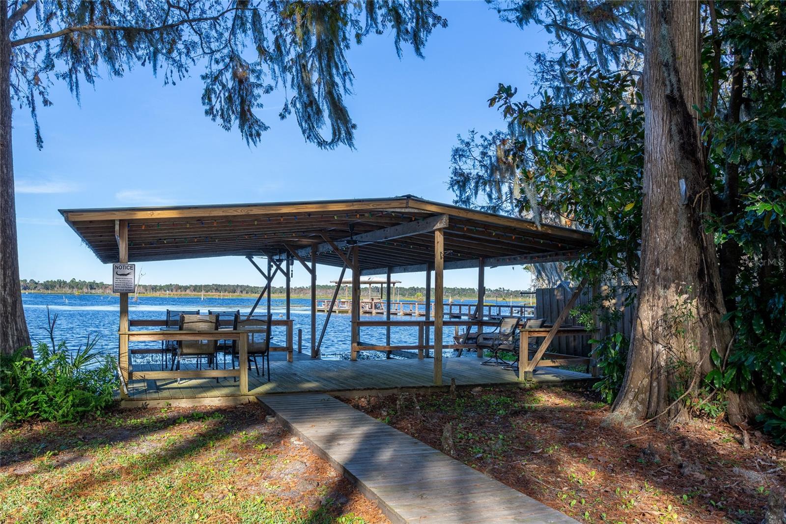 Listing photo id 28 for 6225 Riverbend Road