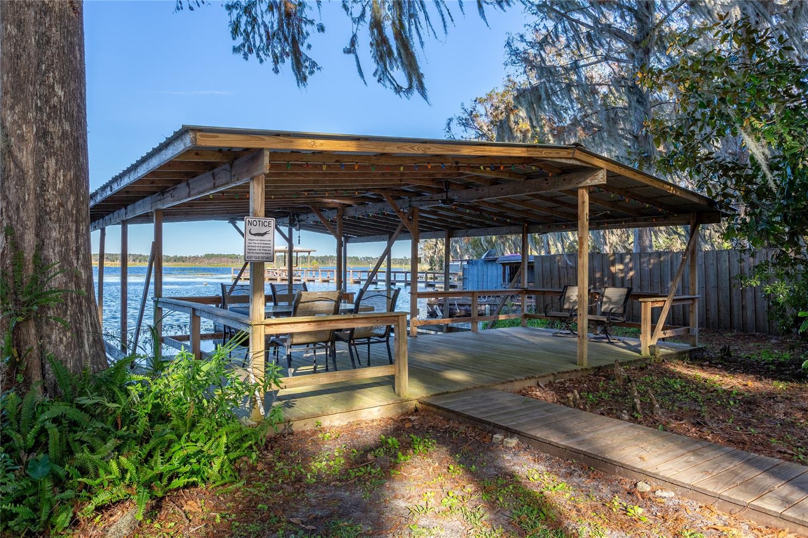 Listing photo id 29 for 6225 Riverbend Road