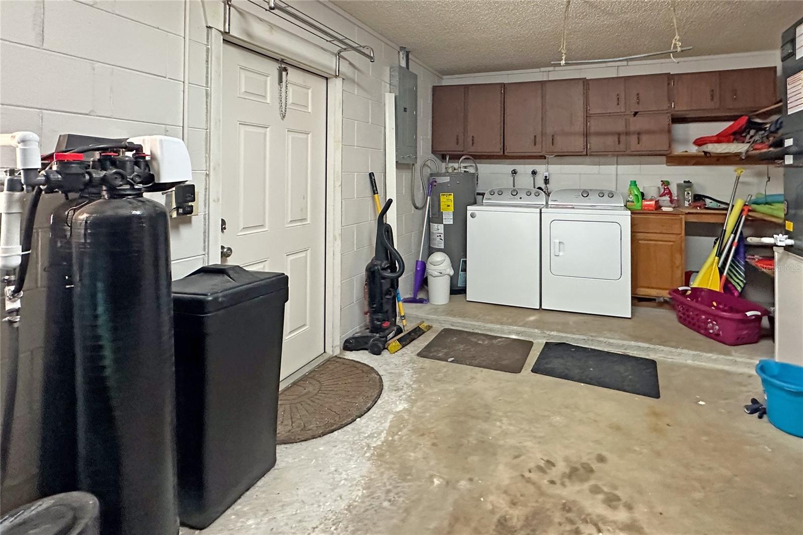 Listing photo id 36 for 6225 Riverbend Road