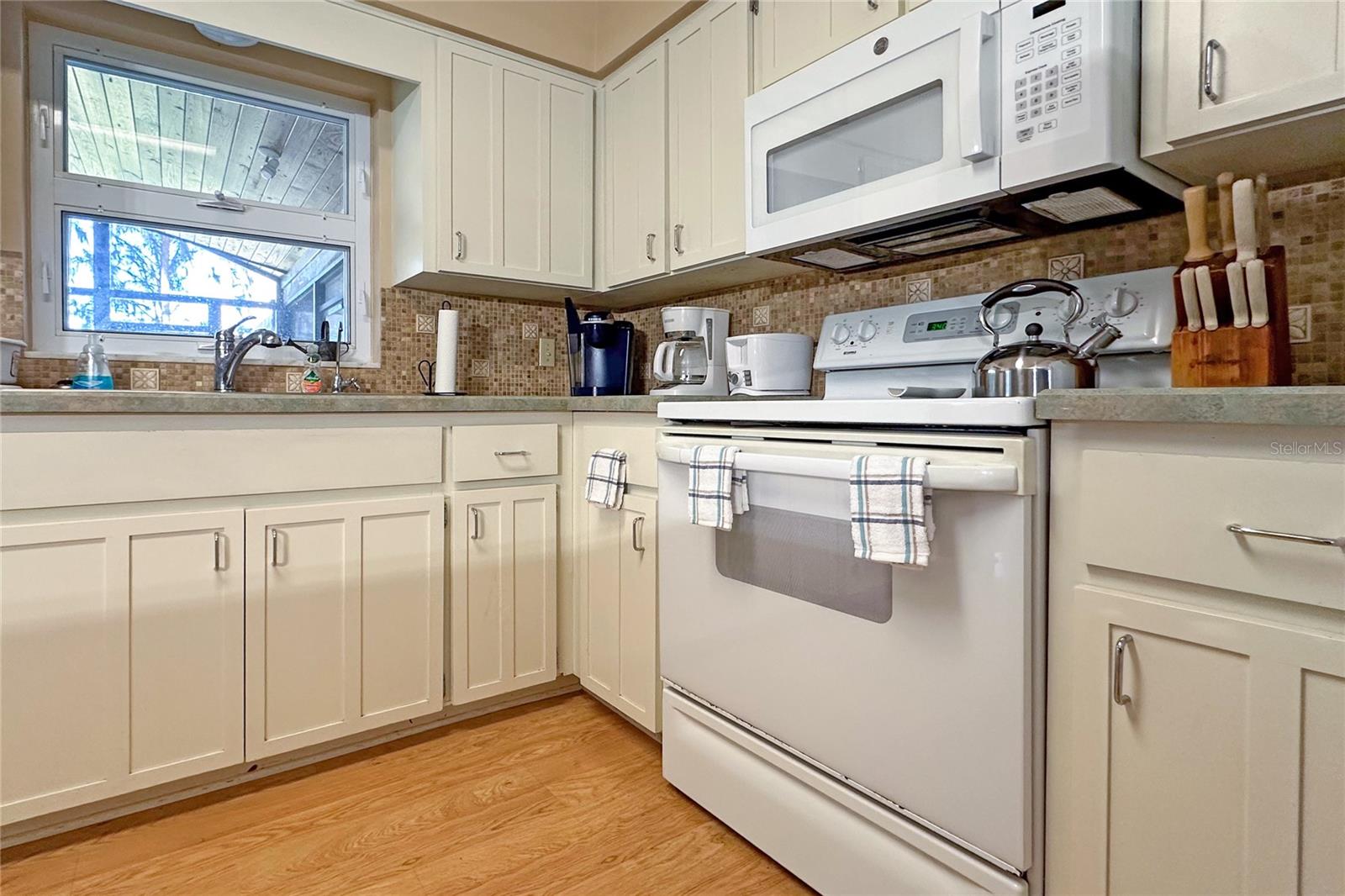 Listing photo id 38 for 6225 Riverbend Road