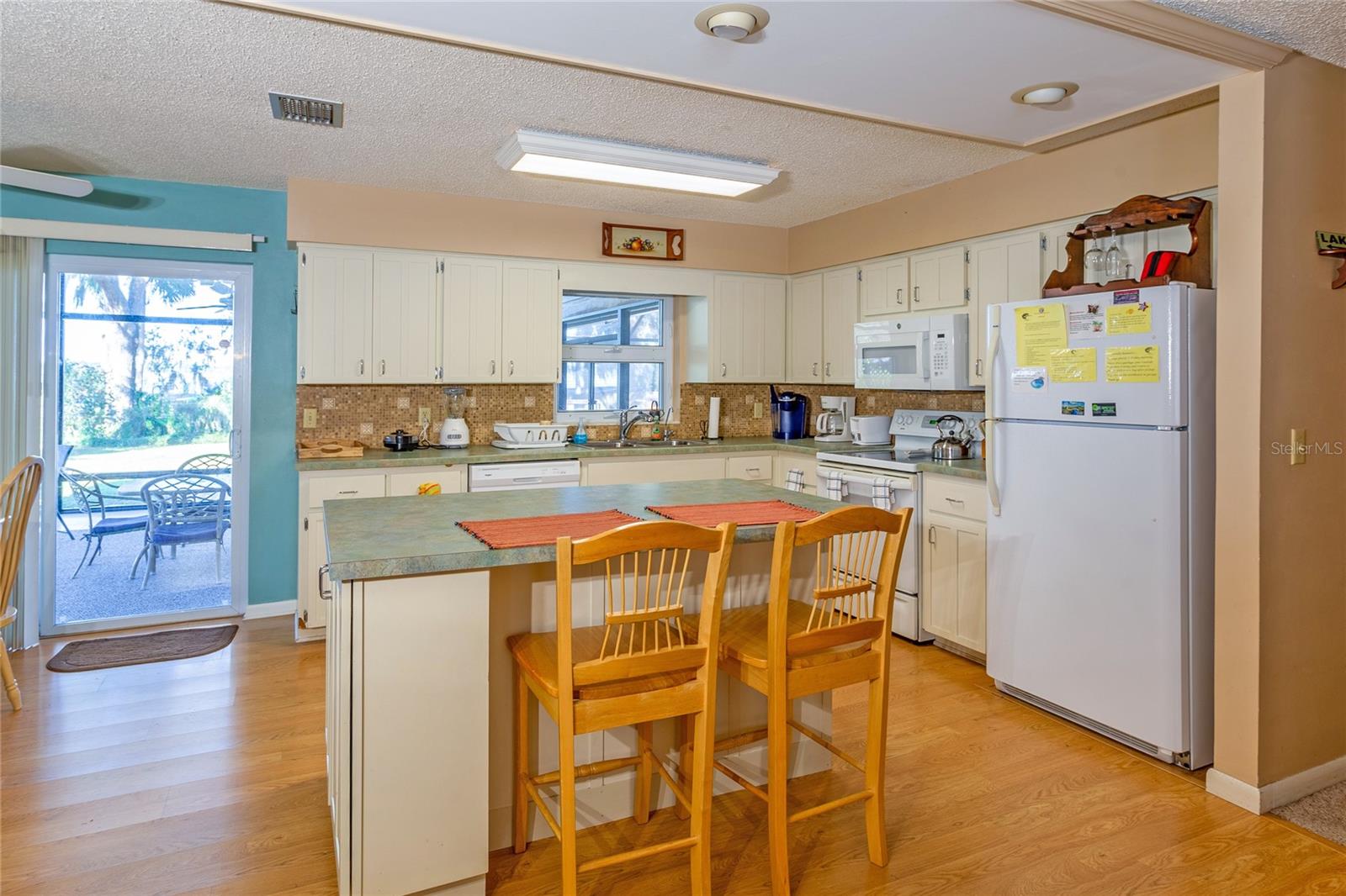 Listing photo id 39 for 6225 Riverbend Road