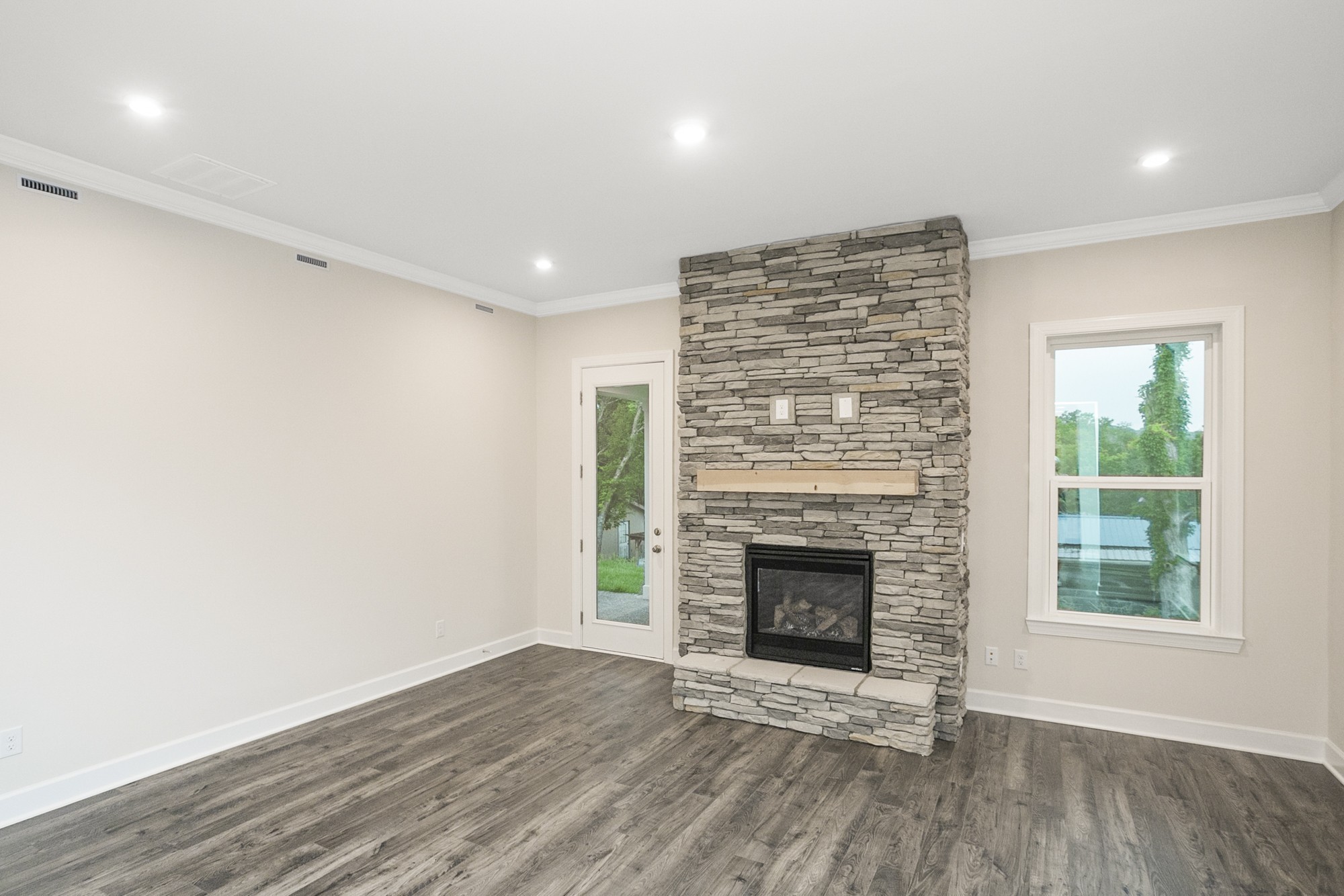 Image 13 of 29 For 7056 Maltese Drive
