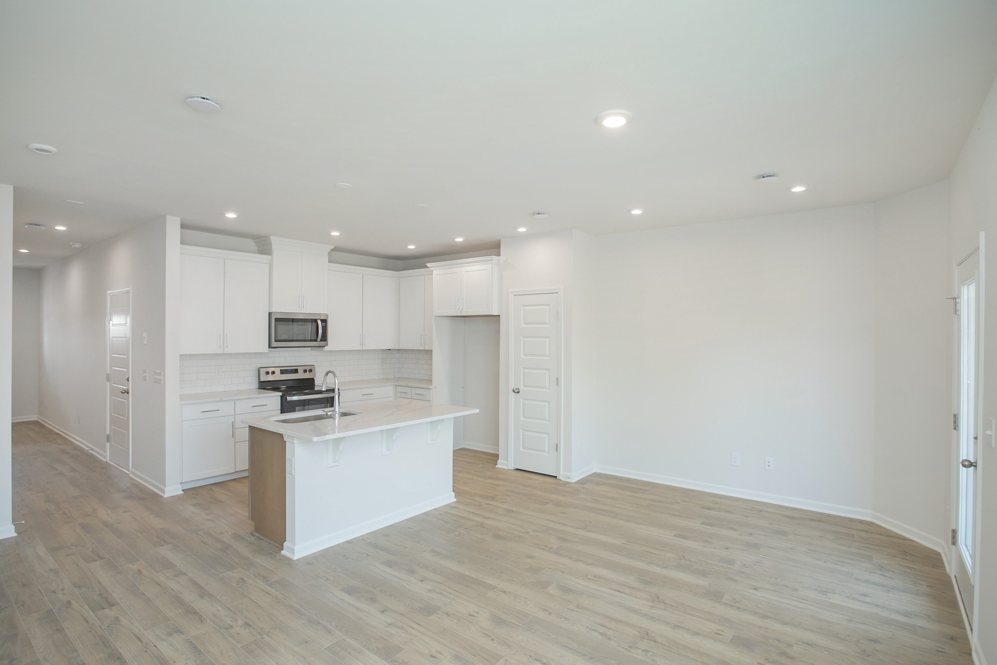 Image 6 of 27 For 6205 Shadowood Point