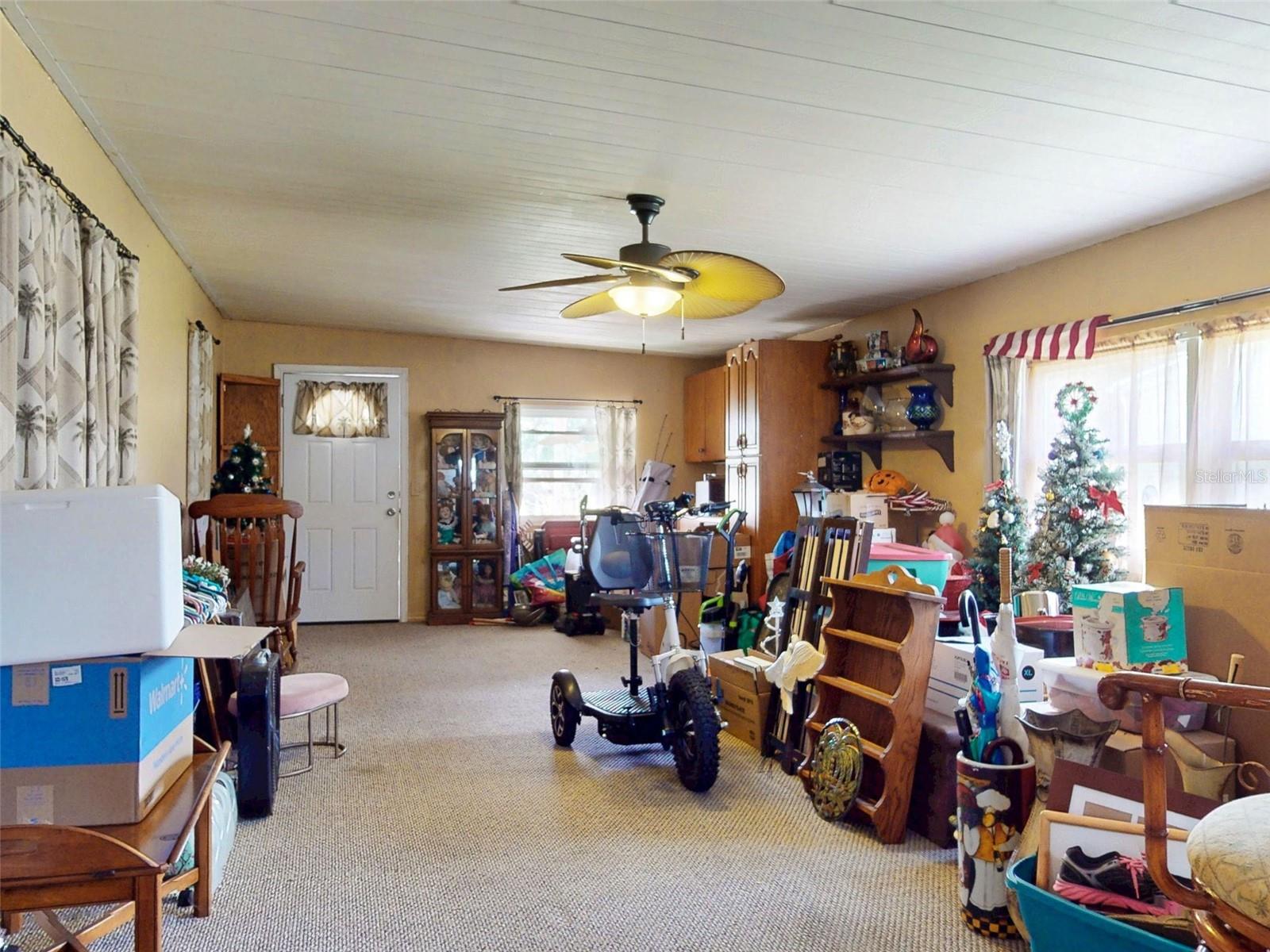 Image 33 of 82 For 13137 47th Court