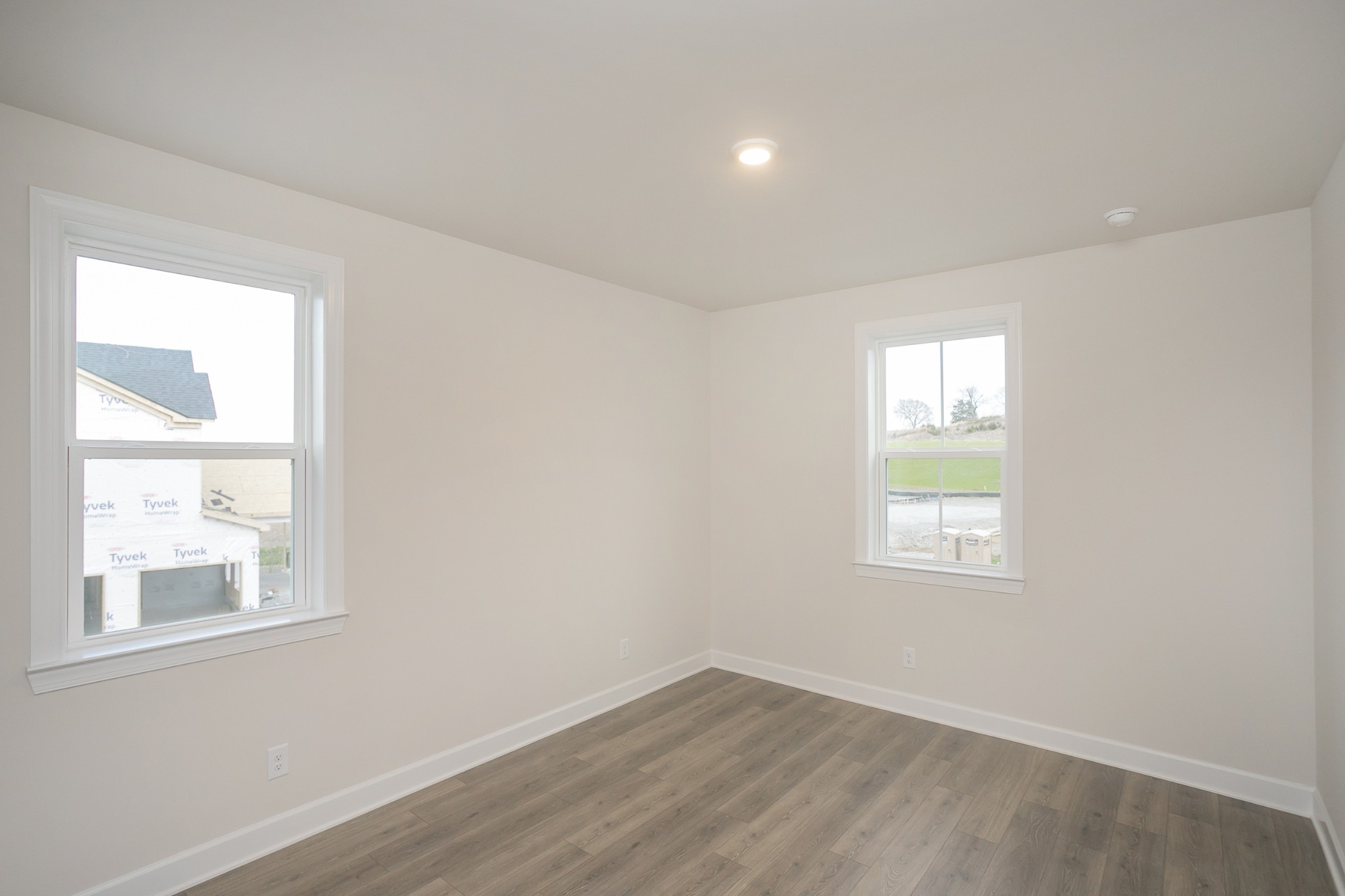Image 13 of 23 For 9388 Cortlandt Drive