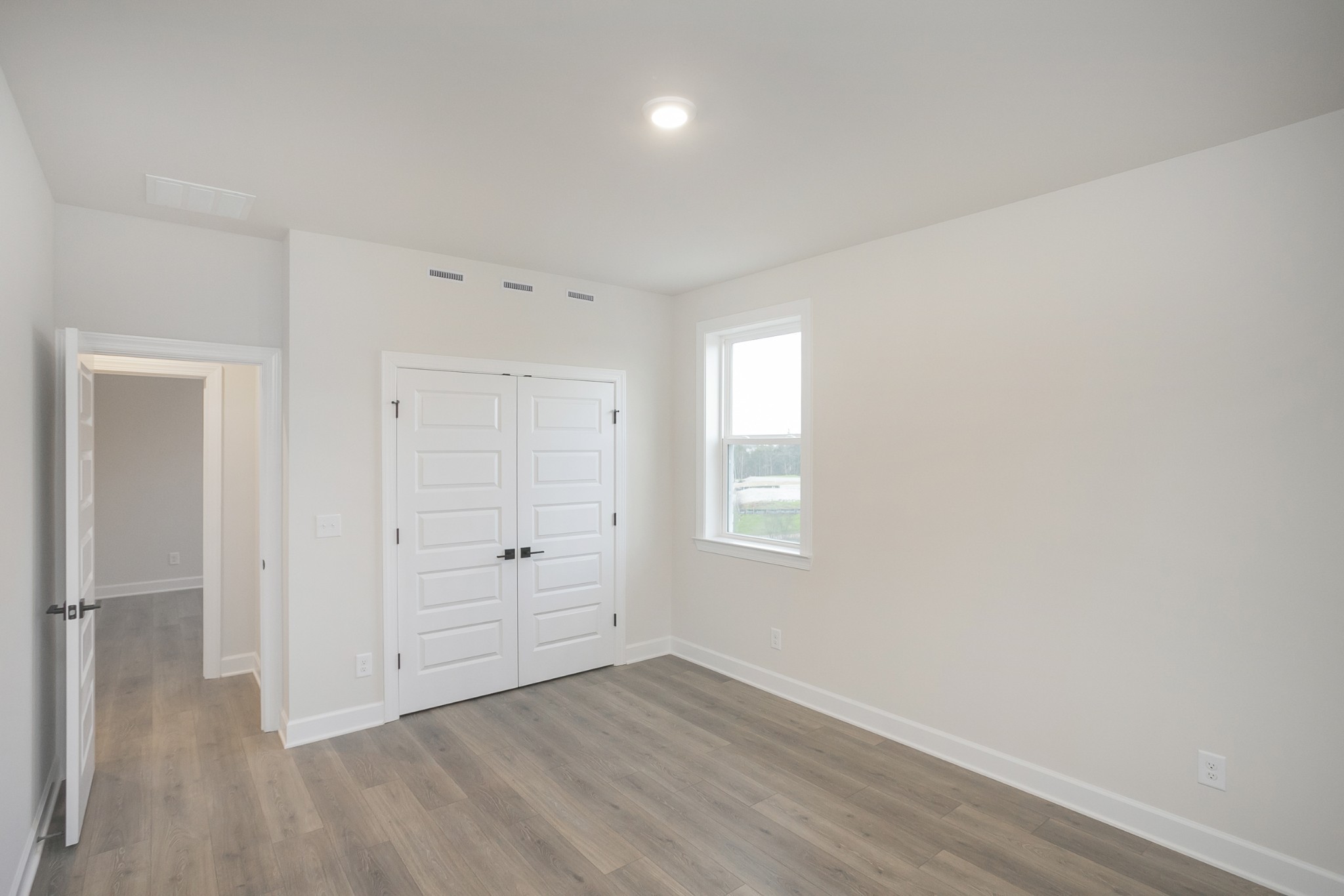 Image 14 of 23 For 9388 Cortlandt Drive