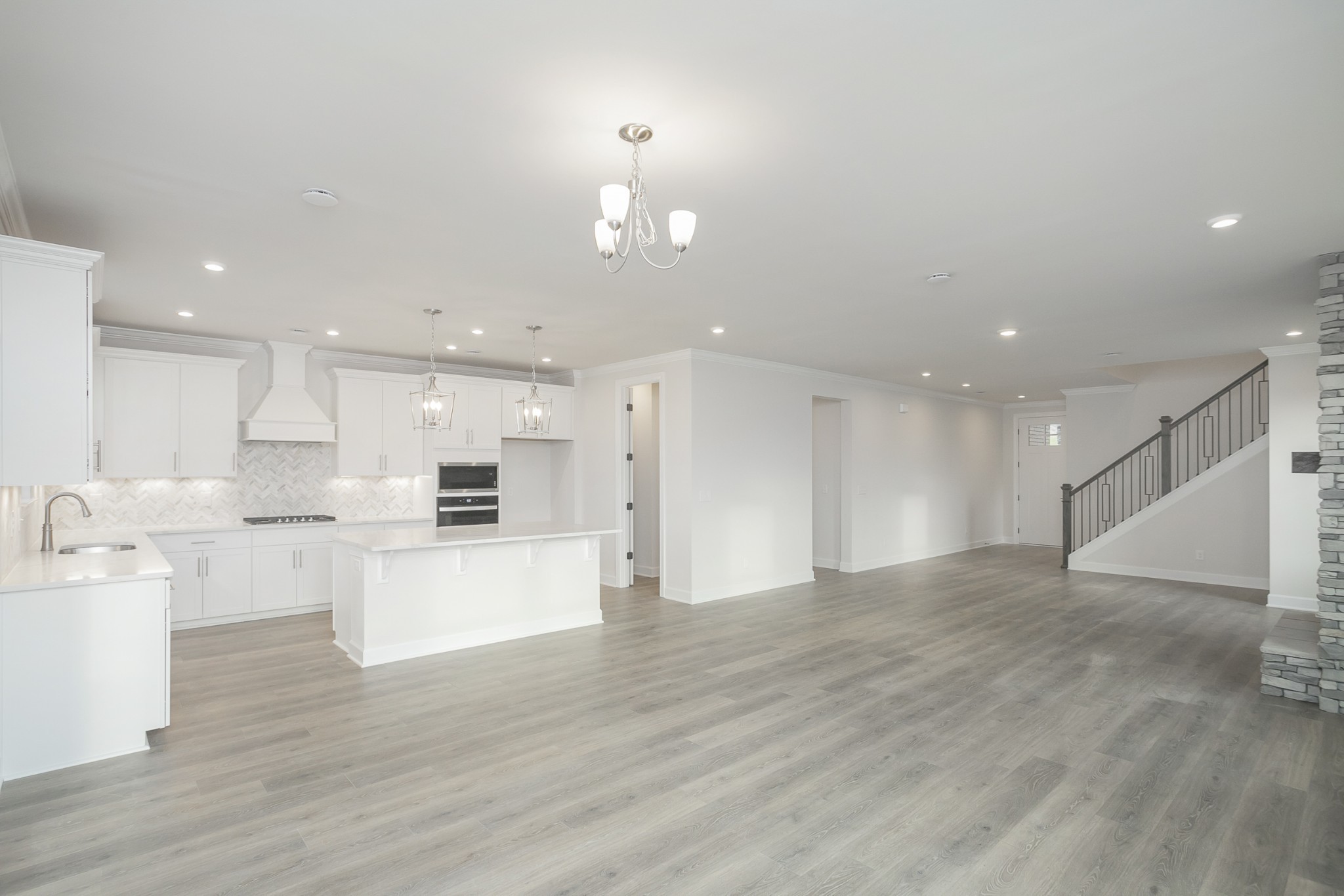 Image 5 of 23 For 9388 Cortlandt Drive