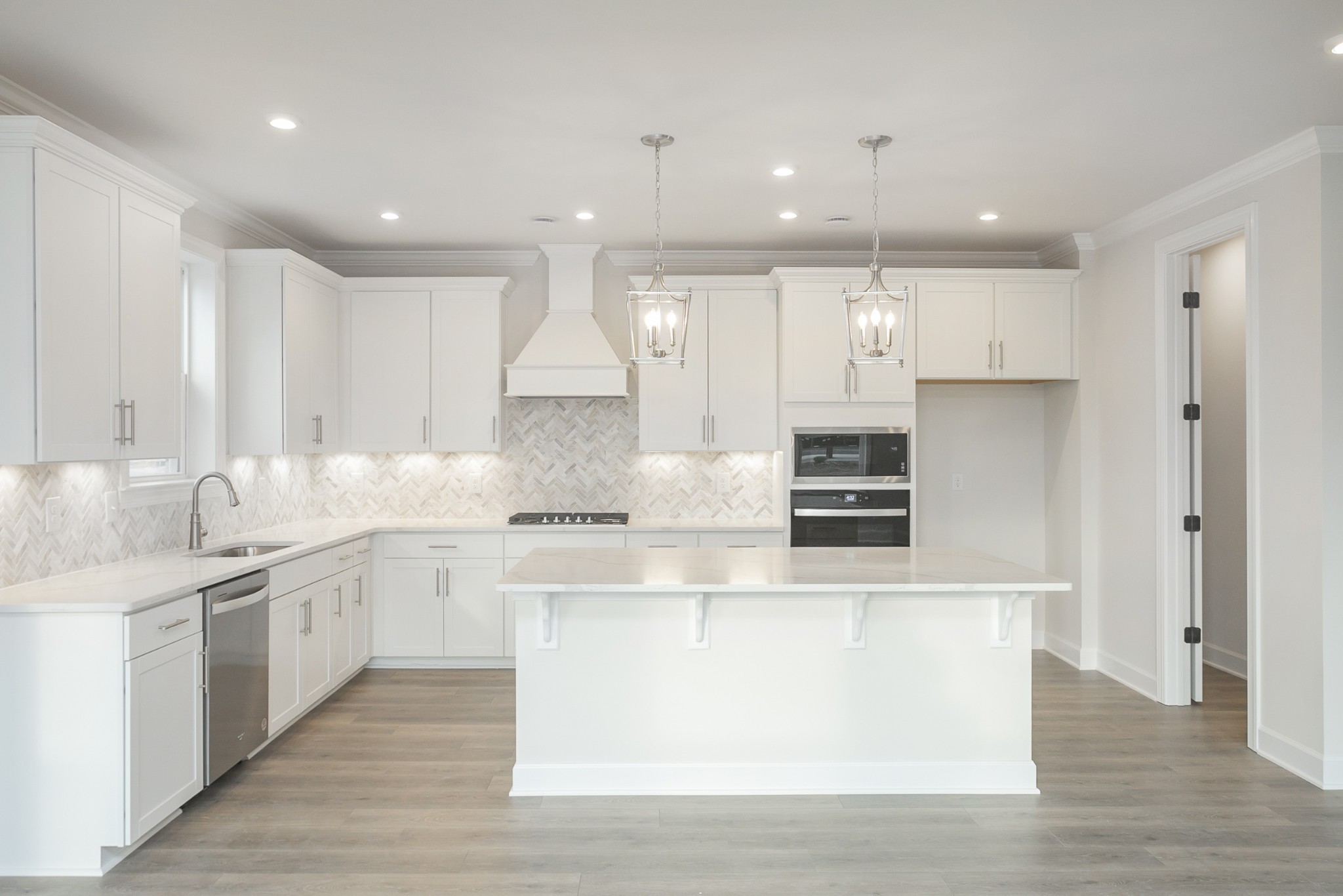 Image 6 of 23 For 9388 Cortlandt Drive