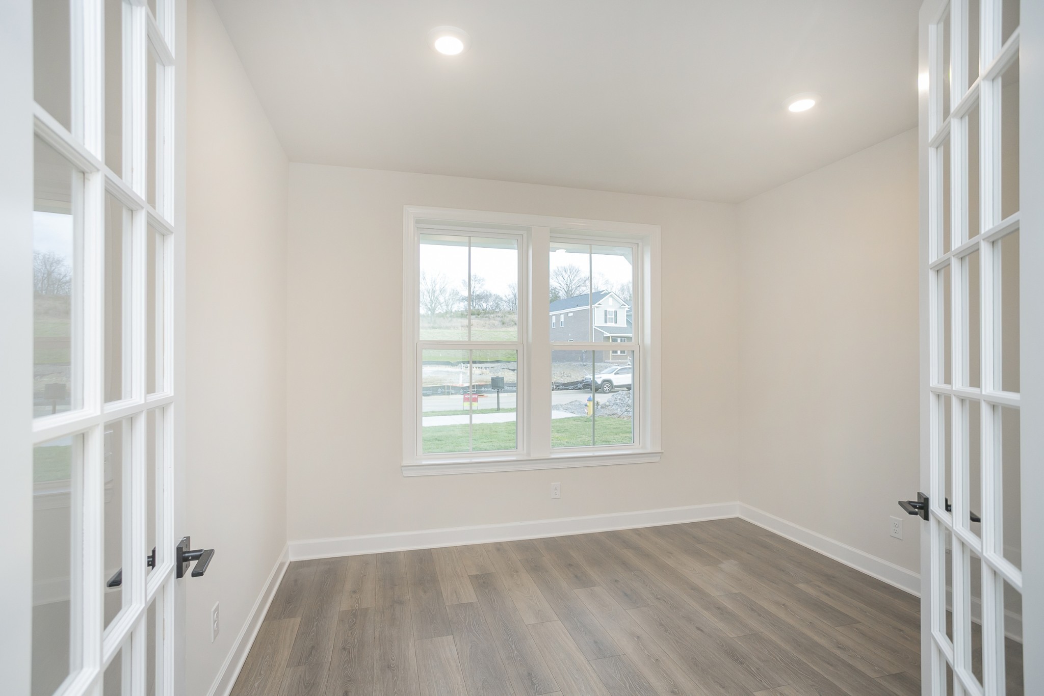 Image 9 of 23 For 9388 Cortlandt Drive