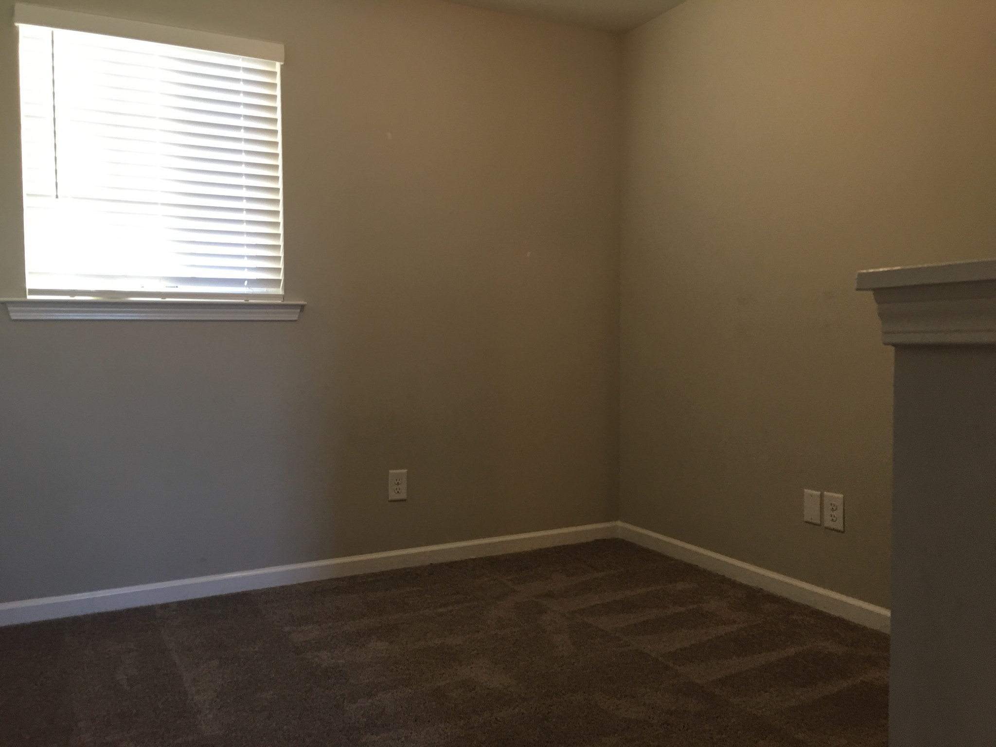 Image 10 of 42 For 23708 Plaza Court