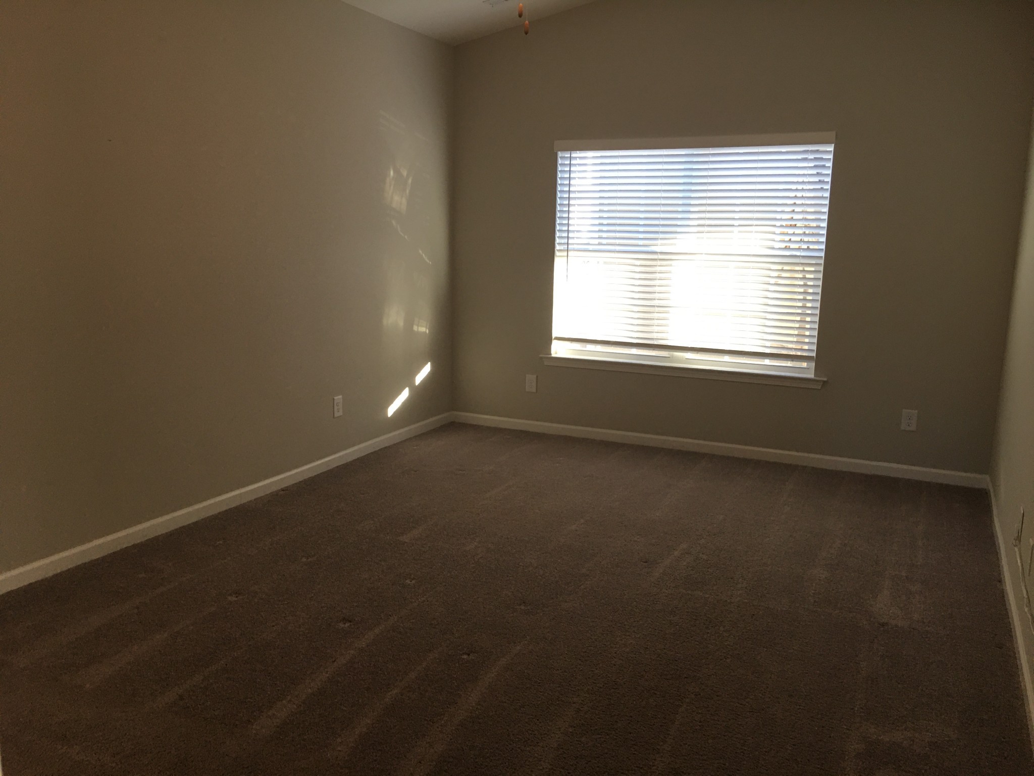 Image 9 of 42 For 23708 Plaza Court