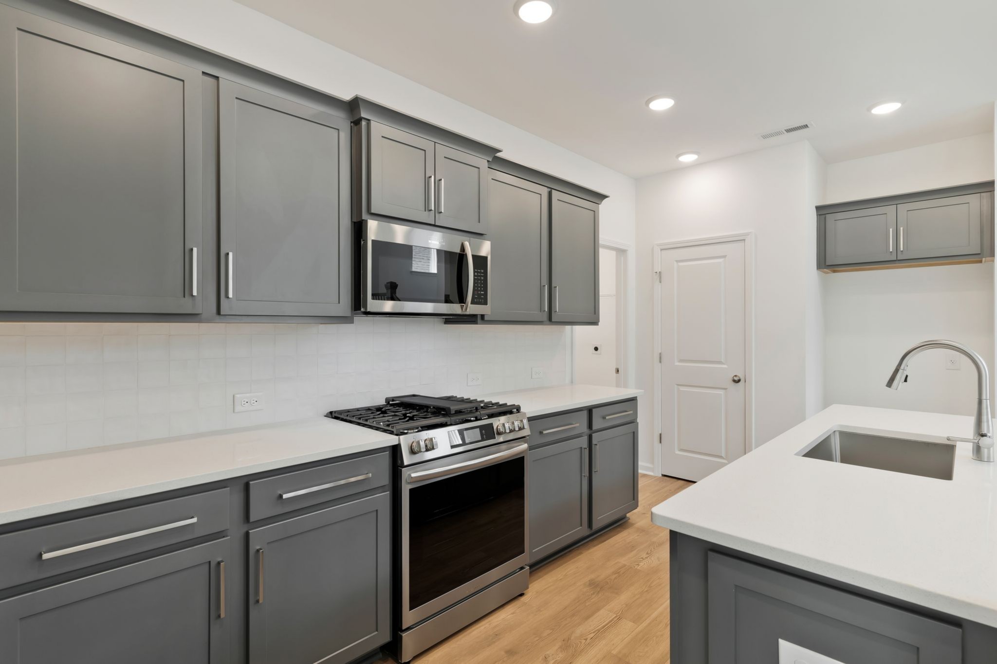 Image 10 of 84 For 7545 Magnolia Avenue