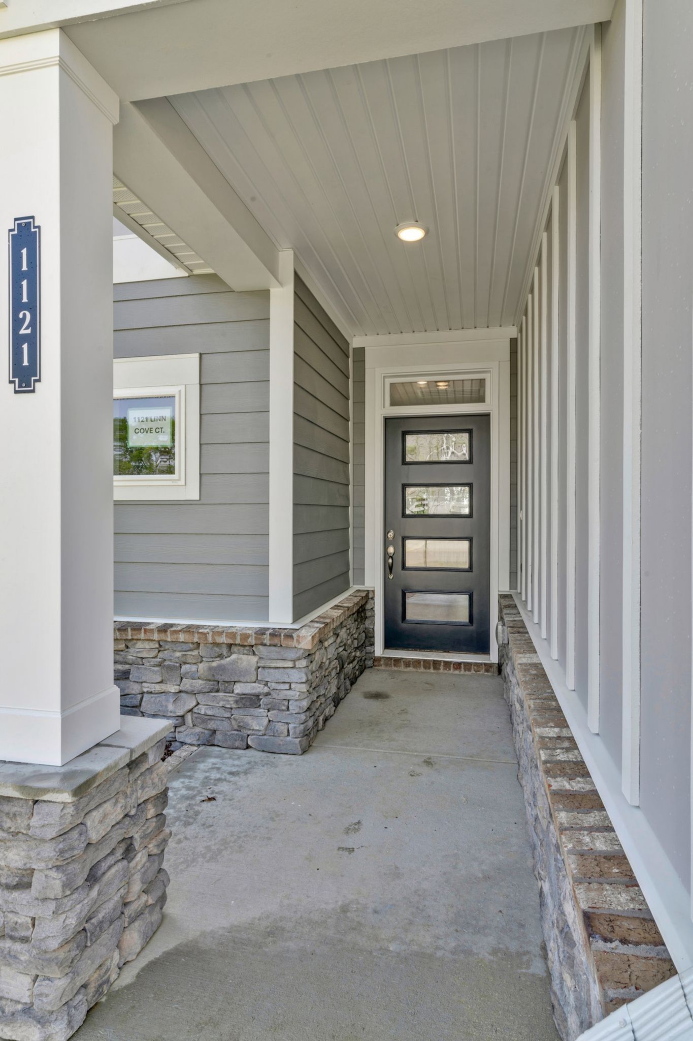 Image 4 of 84 For 7545 Magnolia Avenue