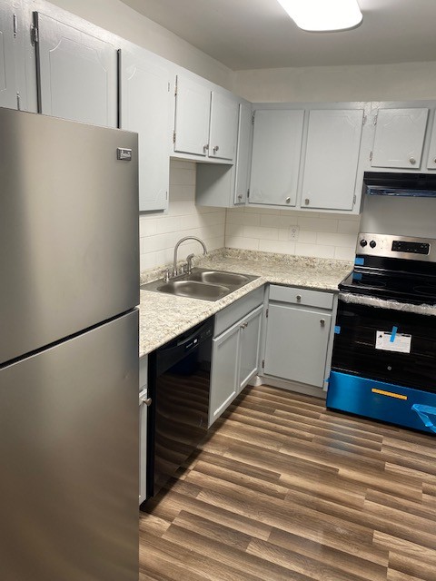 Listing photo id 0 for 930 Abend Drive