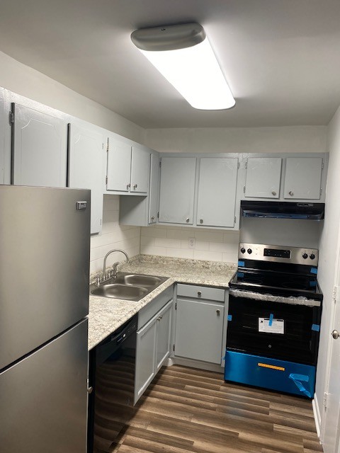 Listing photo id 1 for 930 Abend Drive