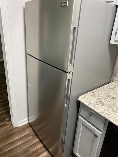 Listing photo id 6 for 930 Abend Drive