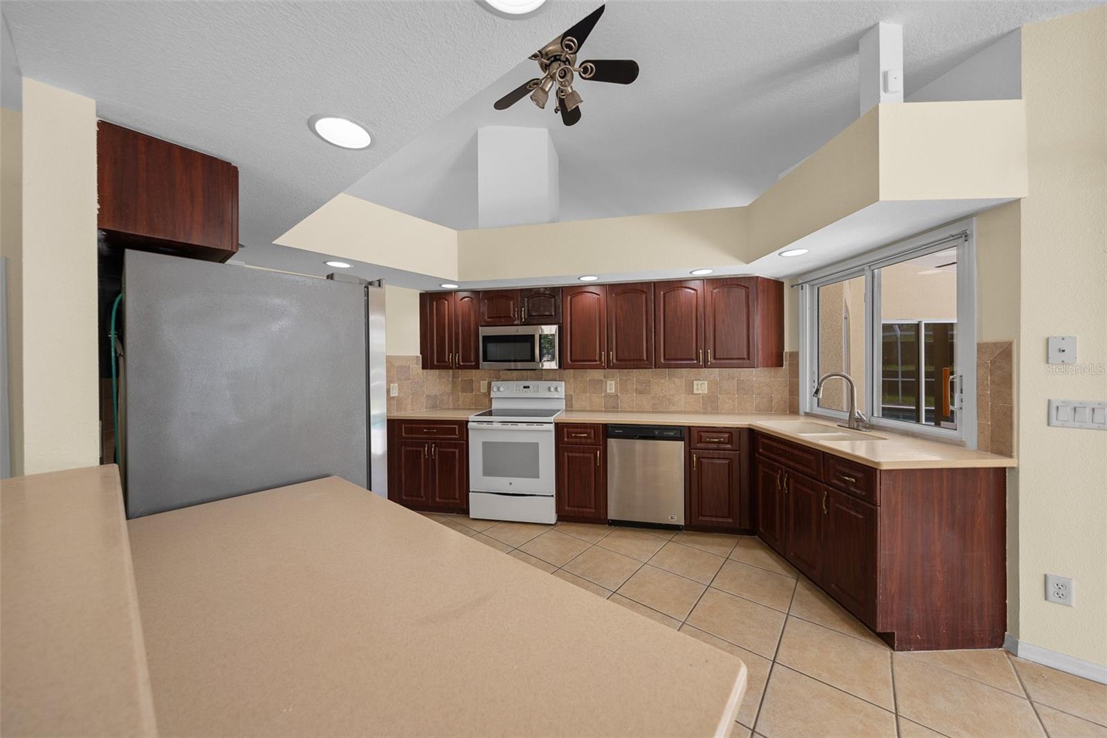 Image 28 of 46 For 8306 Vince Drive